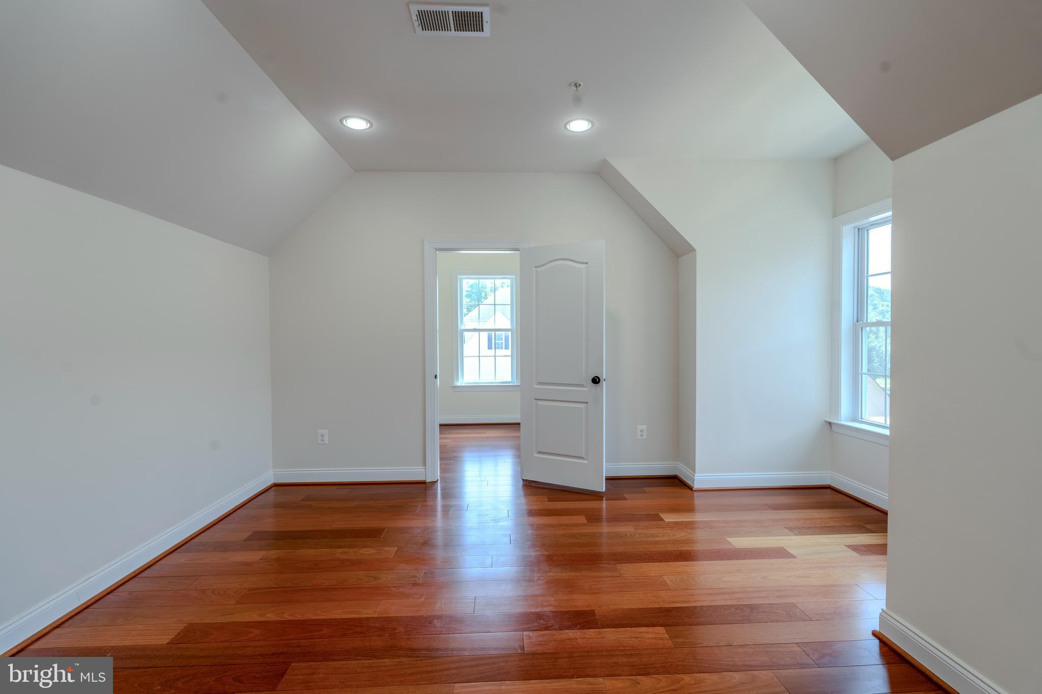 PIEDMONT CROSSING - Residential