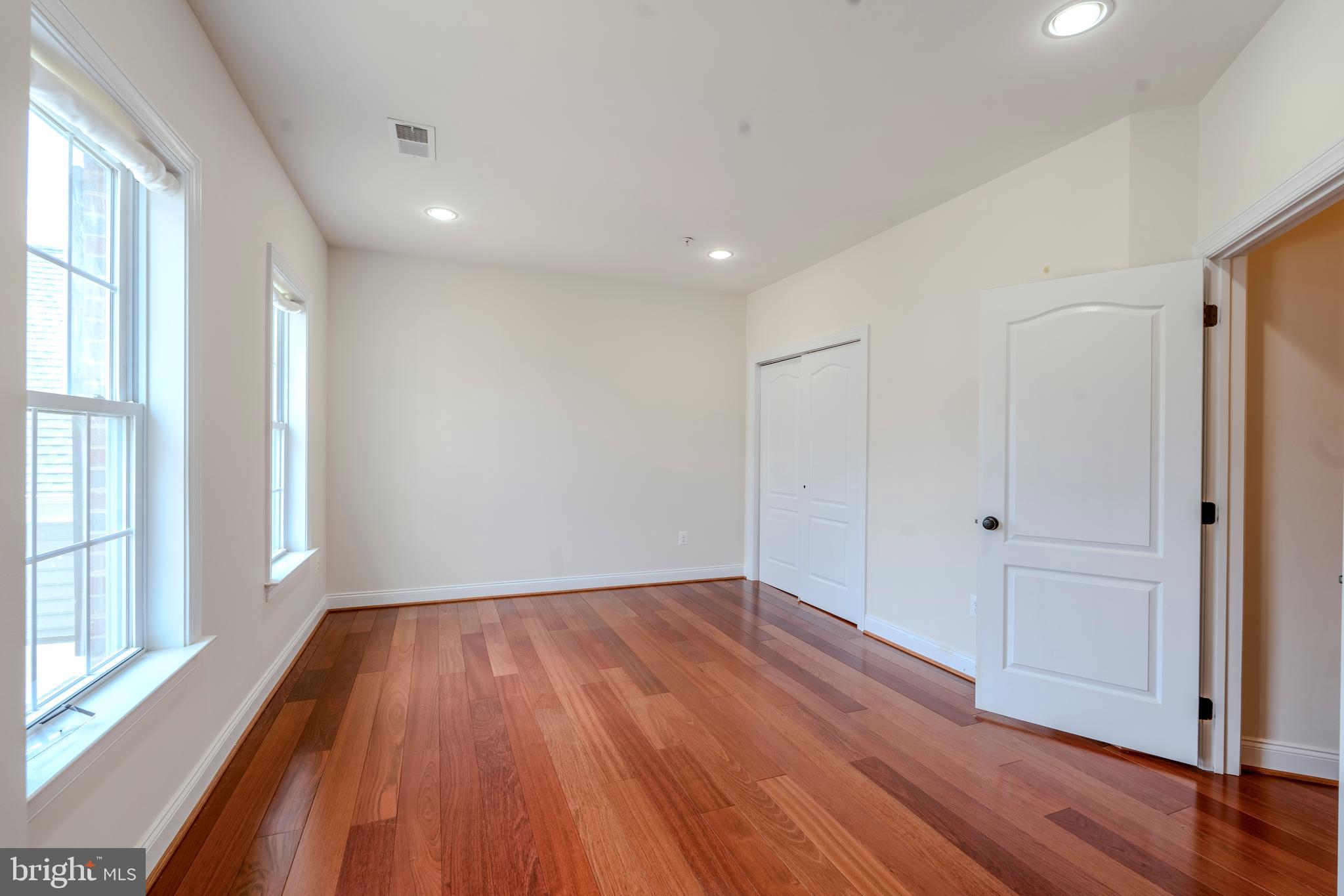 PIEDMONT CROSSING - Residential