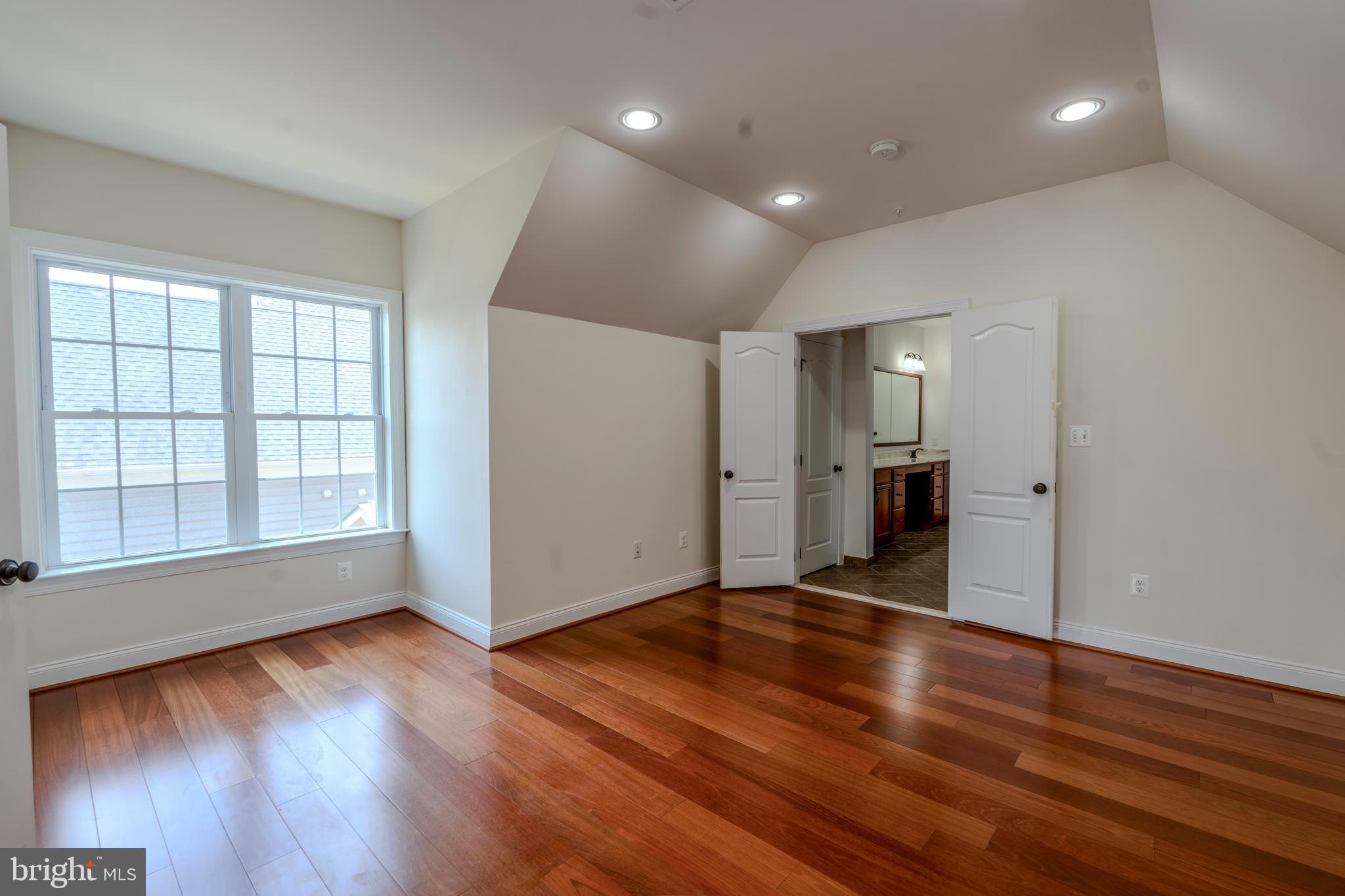 PIEDMONT CROSSING - Residential