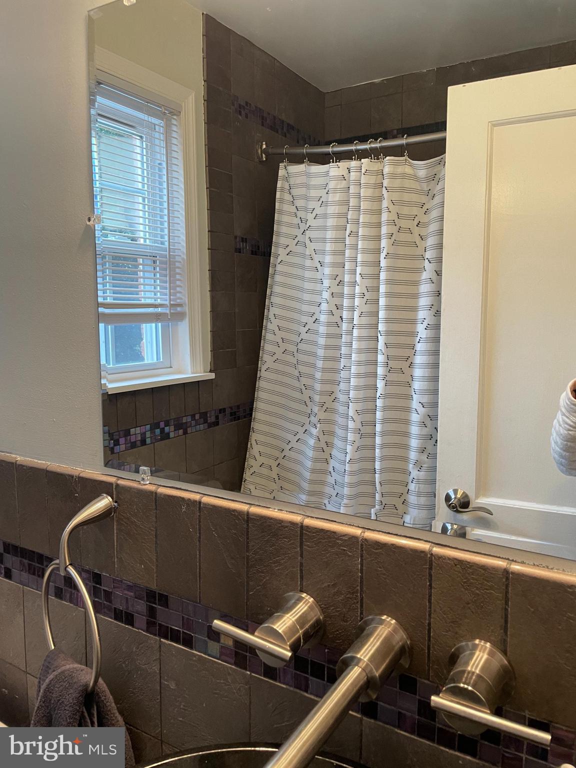 PARKWOOD - Residential Lease