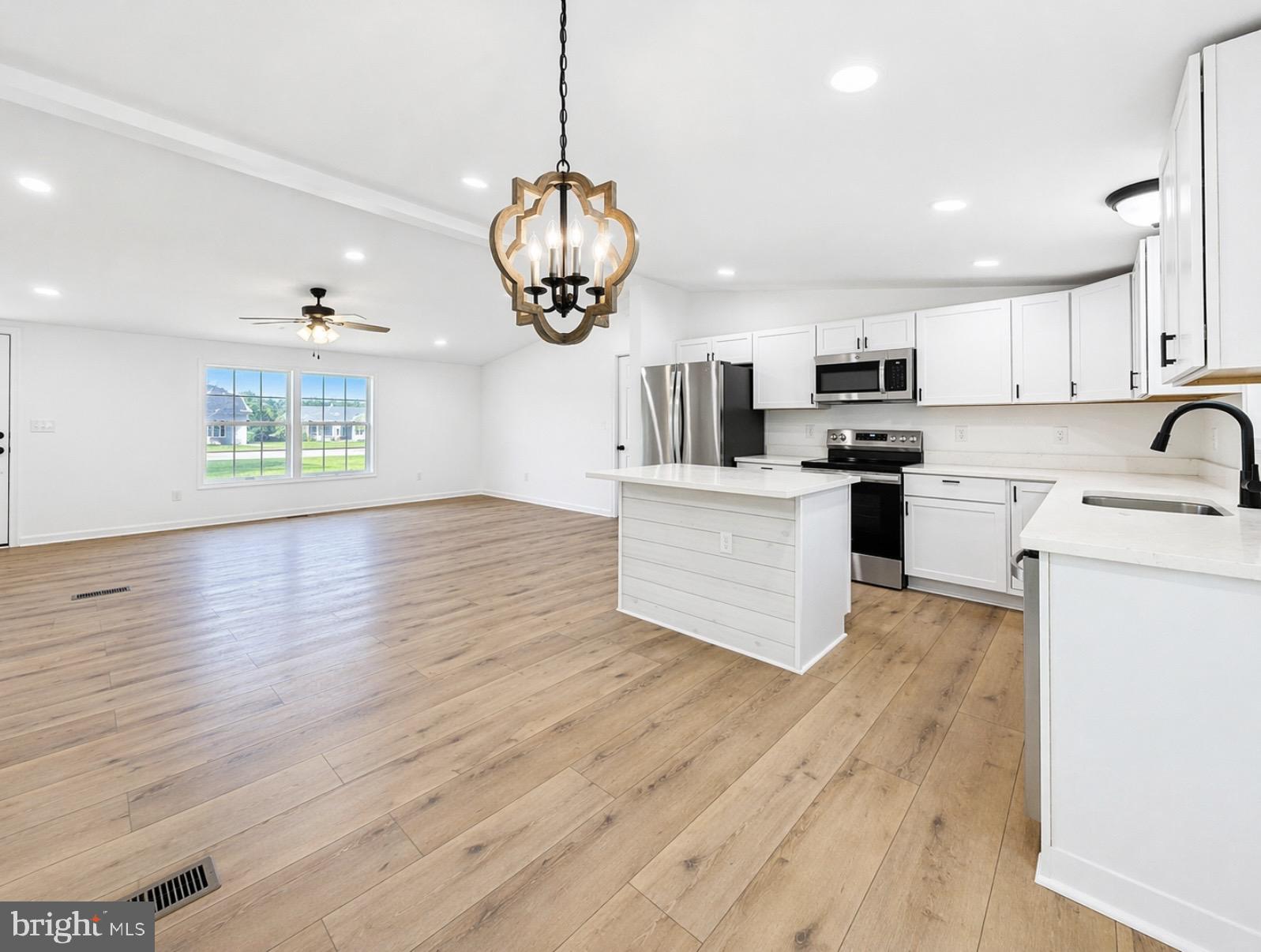 HILLCREST - Residential