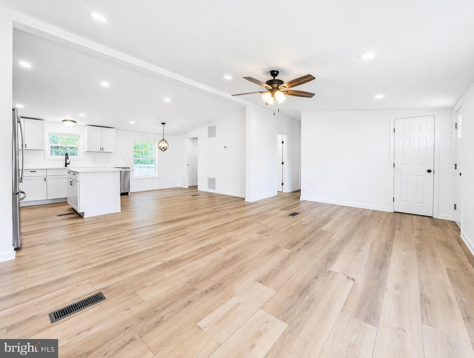 HILLCREST - Residential