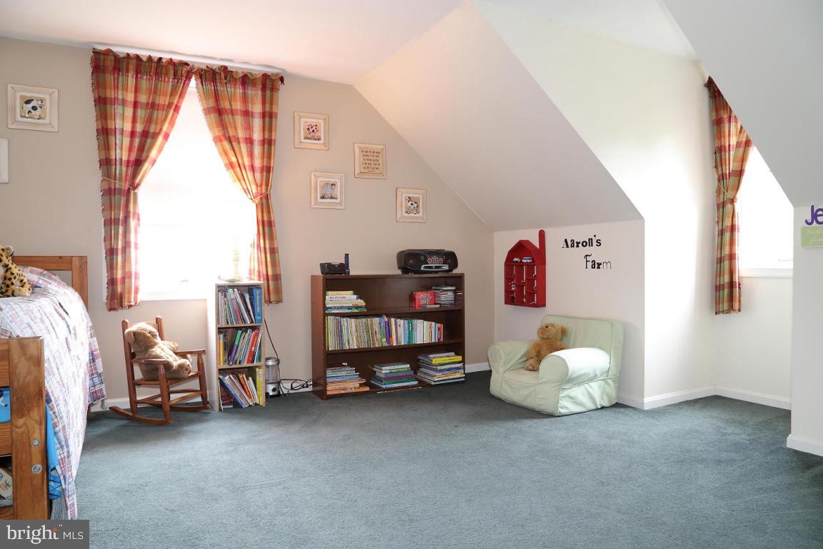 MEADOW VIEW VILLAGE - Residential