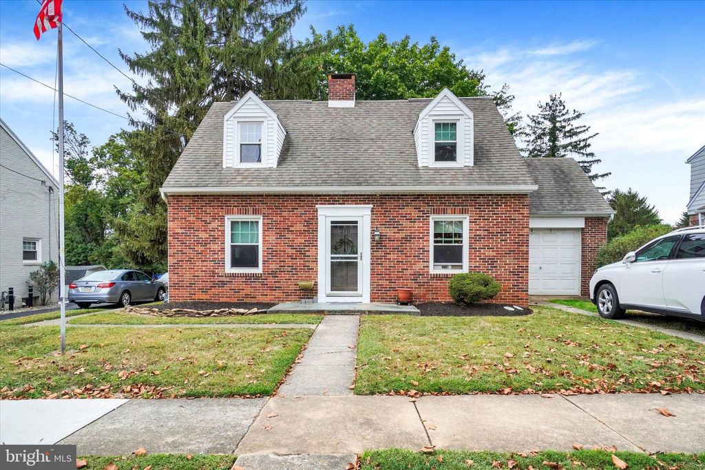 Photo of 210 N Gotwalt Street, YORK, PA 17404 (MLS # PAYK2090494)