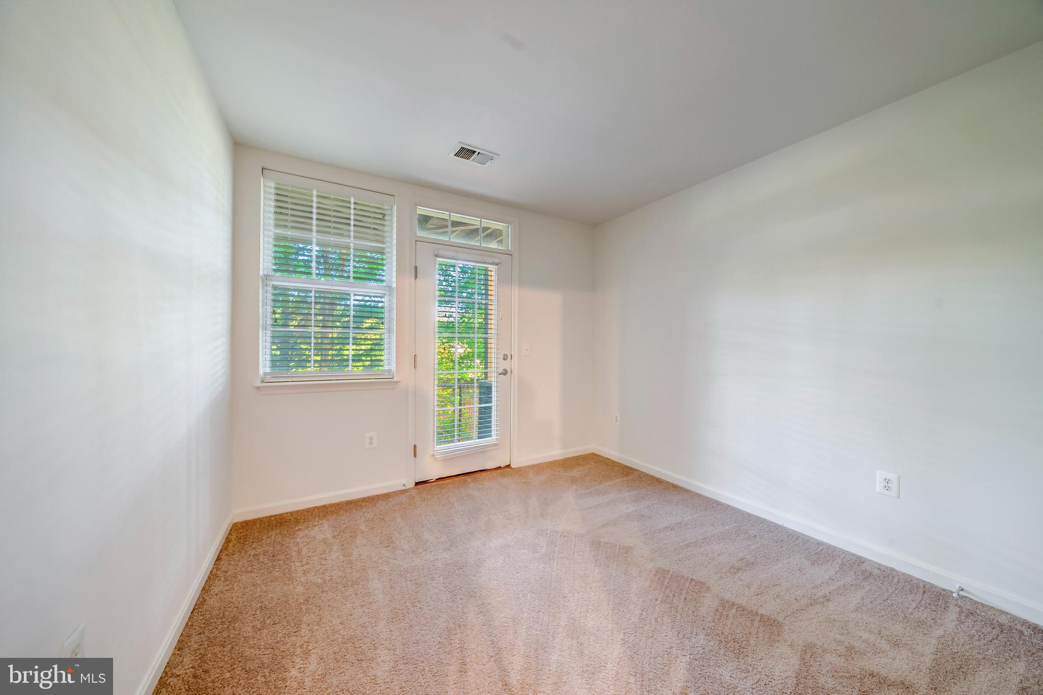 THE COMMONS ON WILLIAM SQUARE - Residential