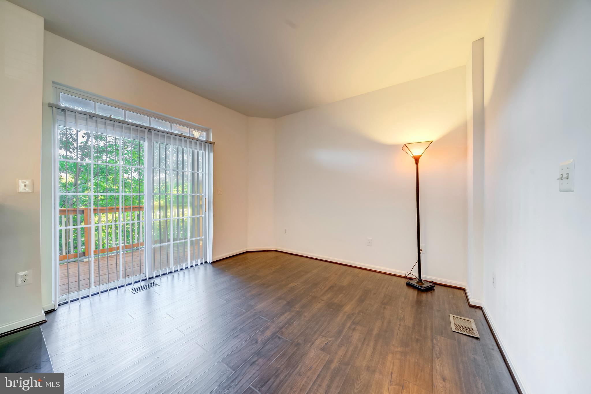 THE COMMONS ON WILLIAM SQUARE - Residential