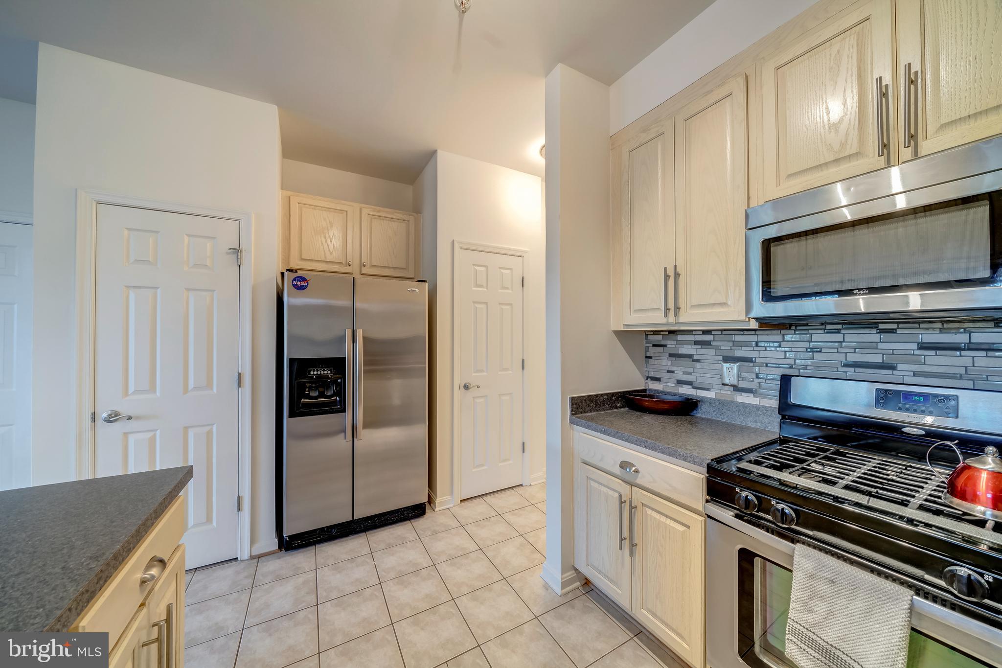 THE COMMONS ON WILLIAM SQUARE - Residential