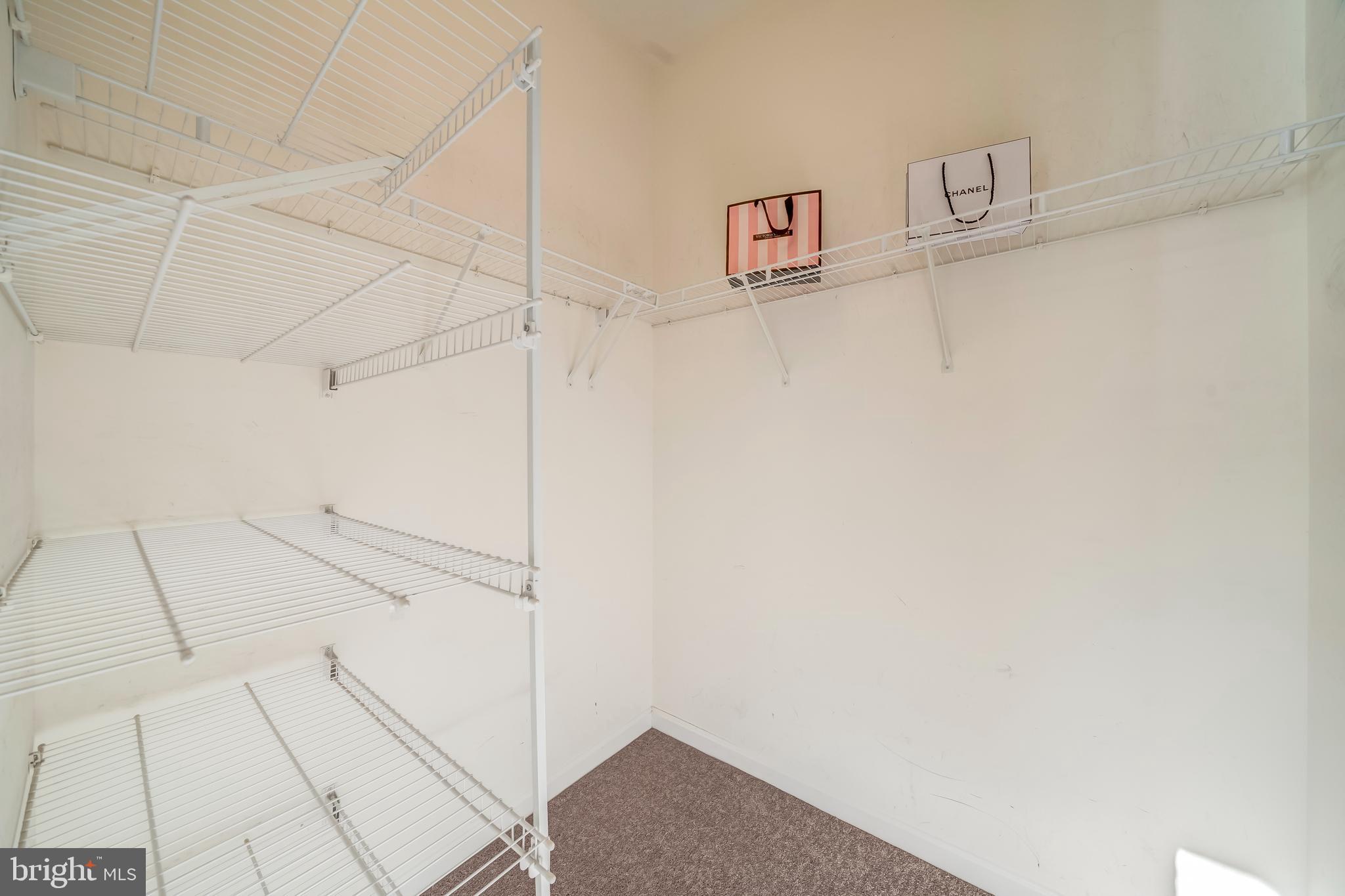 THE COMMONS ON WILLIAM SQUARE - Residential