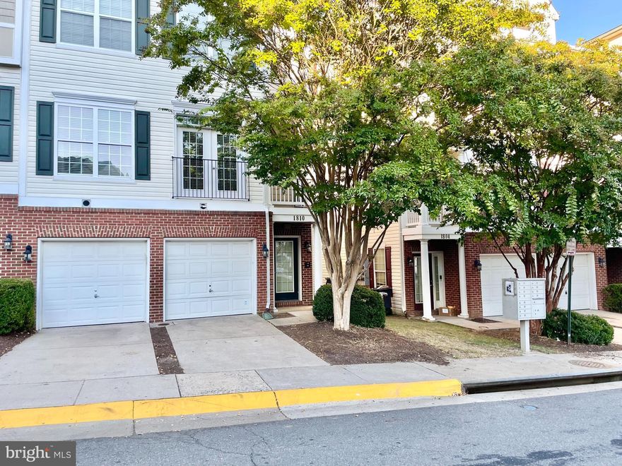 Wow, condo/ townhouse with garage, patio,  big rear deck and front deck. Move-in-ready end unit! 3 beds/2.5 baths. You will find the owner’s suite on the main level, with two large walk-in closets, shower/tub combo, separate walk-in shower, and double vanity. The main level also invites you to the gleaming, new flooring, new carpet, fresh paint, a nice kitchen with large cabinets, a breakfast bar, and a large deck for entertaining.  lower level you will find a spacious open landing area, laundry room, bedrooms, and a full bathroom. Spend your day shopping at Potomac Mills, Quantico, or Stonebridge at Potomac Town Center. Minutes from I-95, Prince William Parkway, VRE, and many major thoroughfares, which make traveling convenient.
