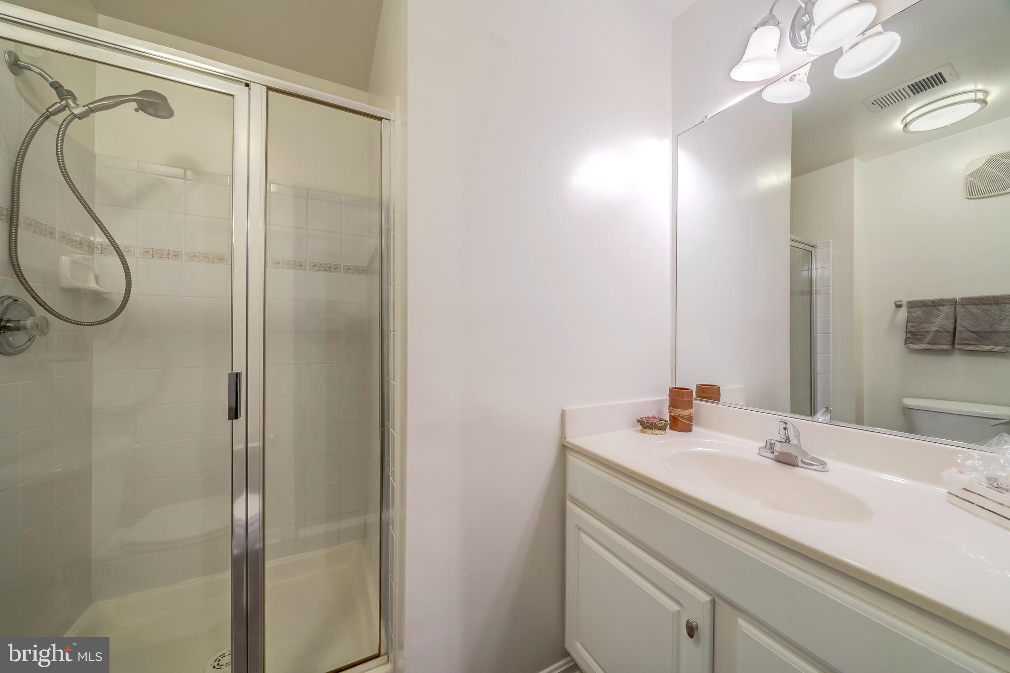 THE COMMONS ON WILLIAM SQUARE - Residential