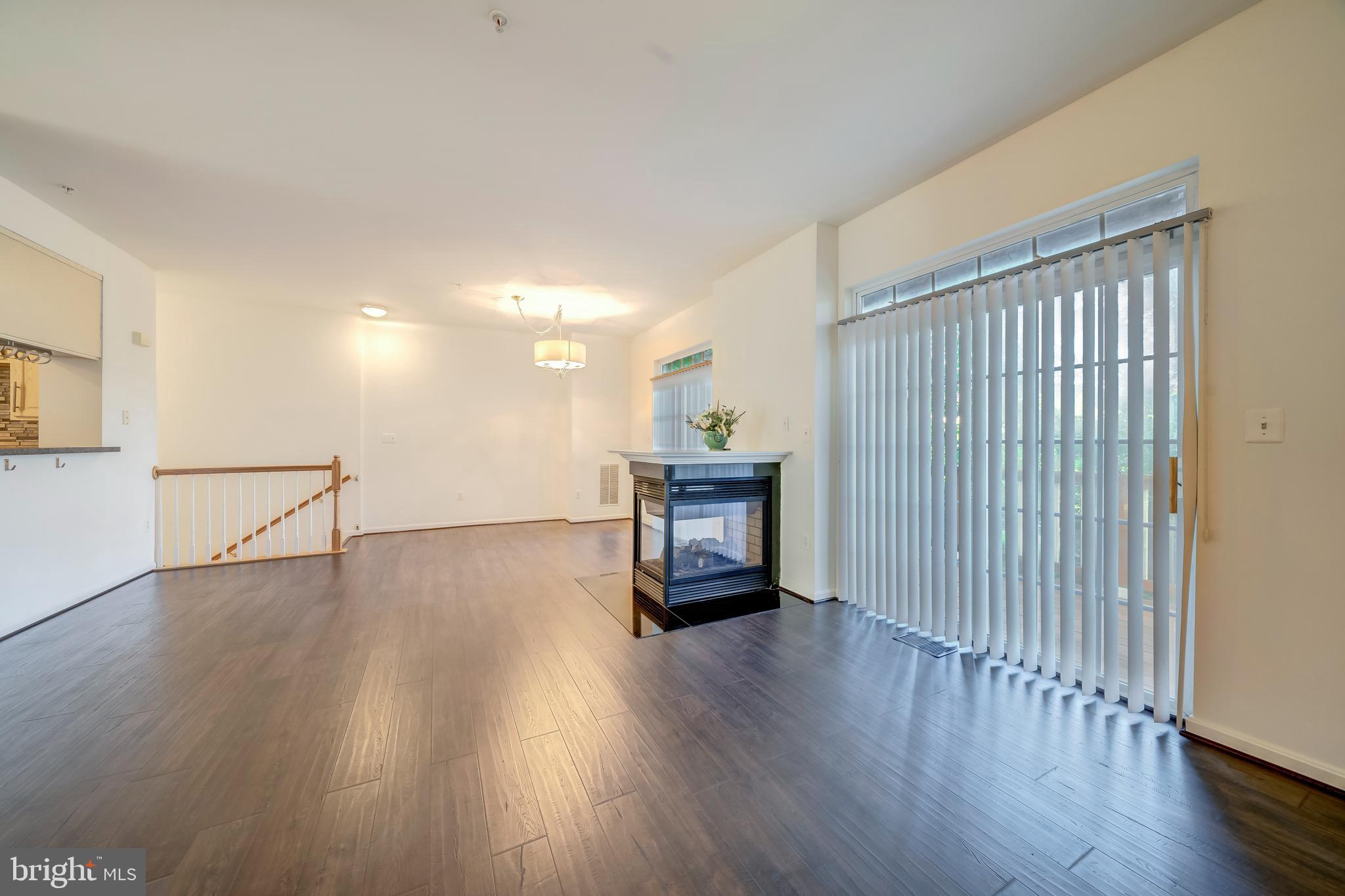 THE COMMONS ON WILLIAM SQUARE - Residential