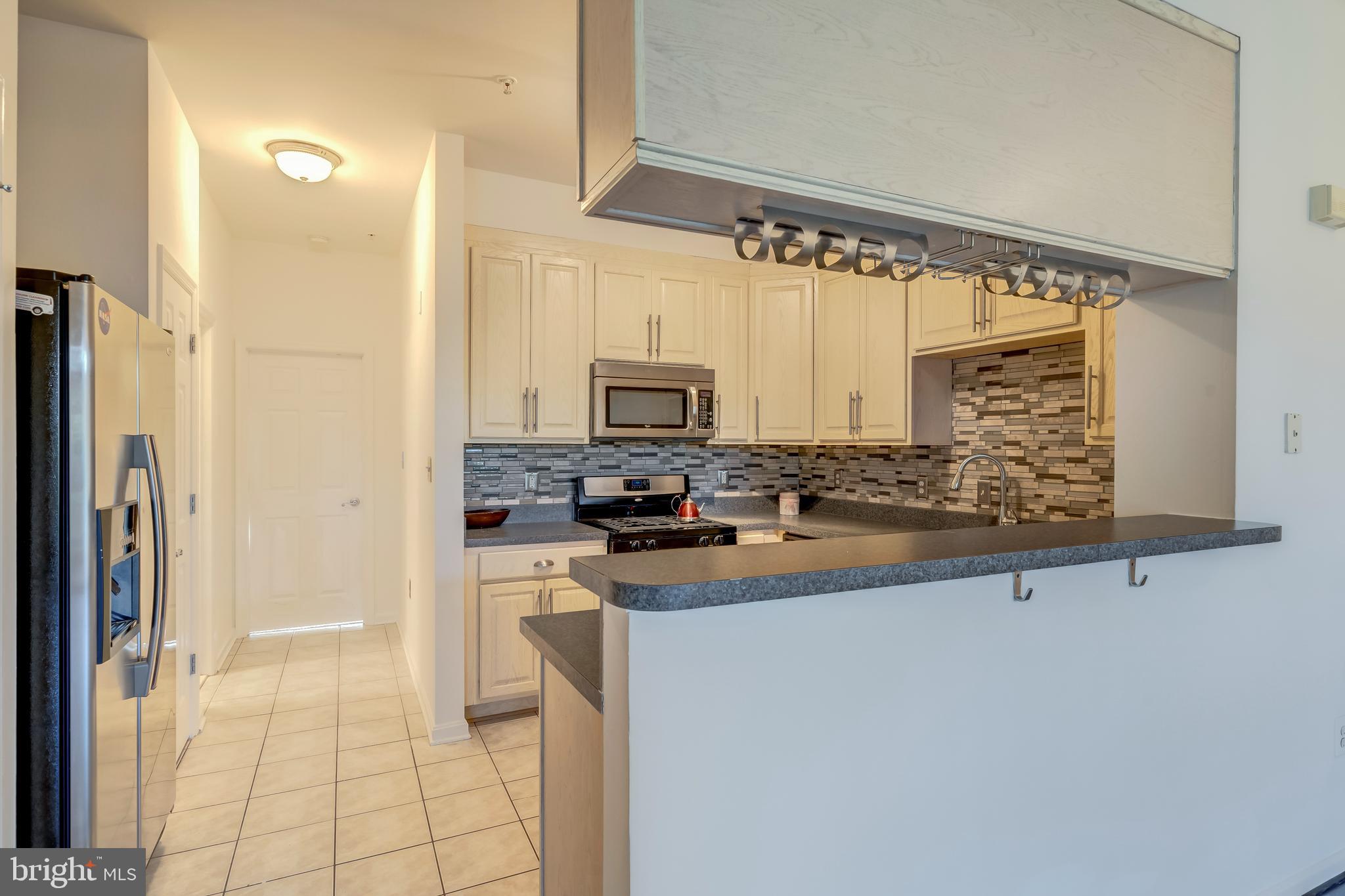 THE COMMONS ON WILLIAM SQUARE - Residential