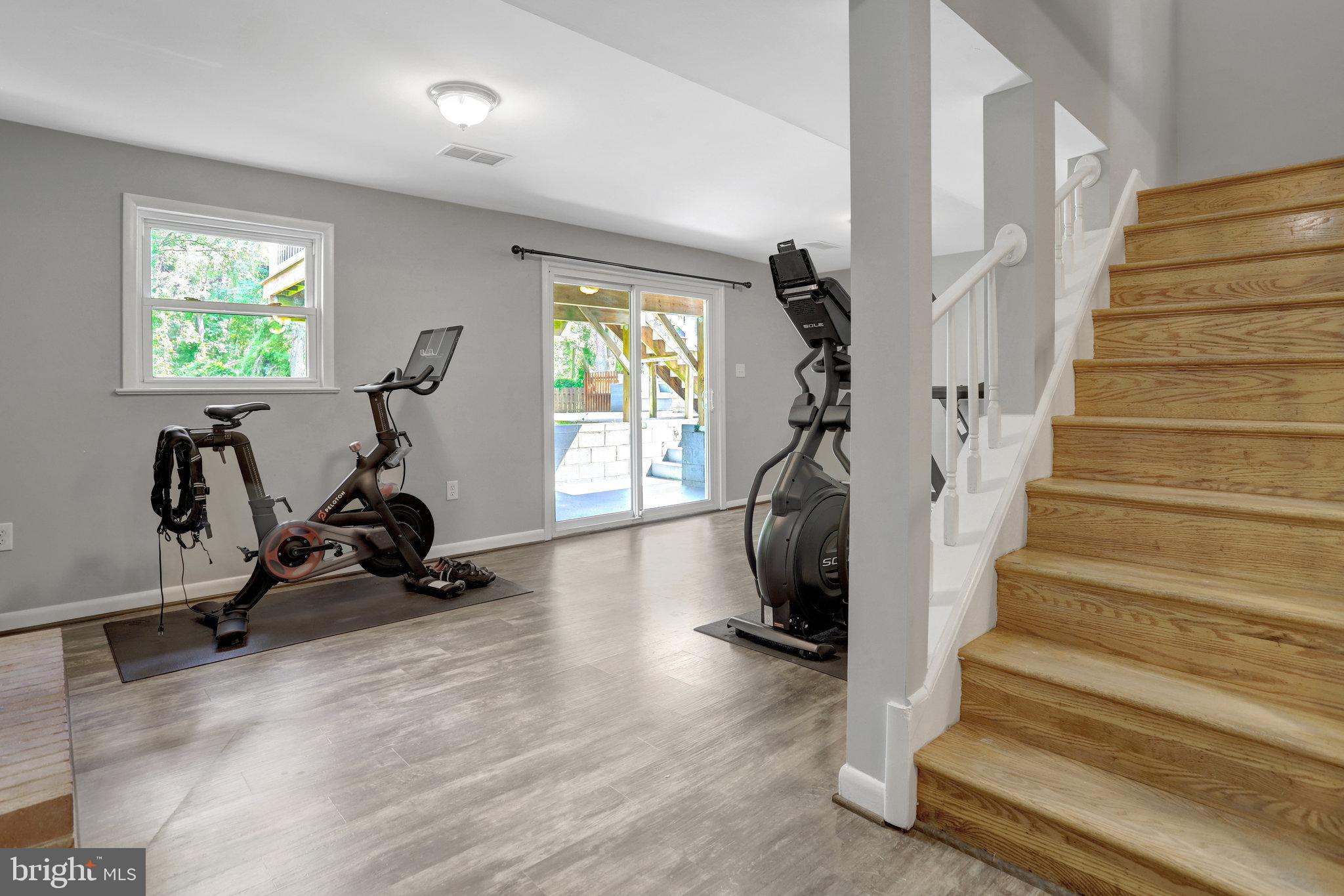 HAYFIELD FARM - Residential