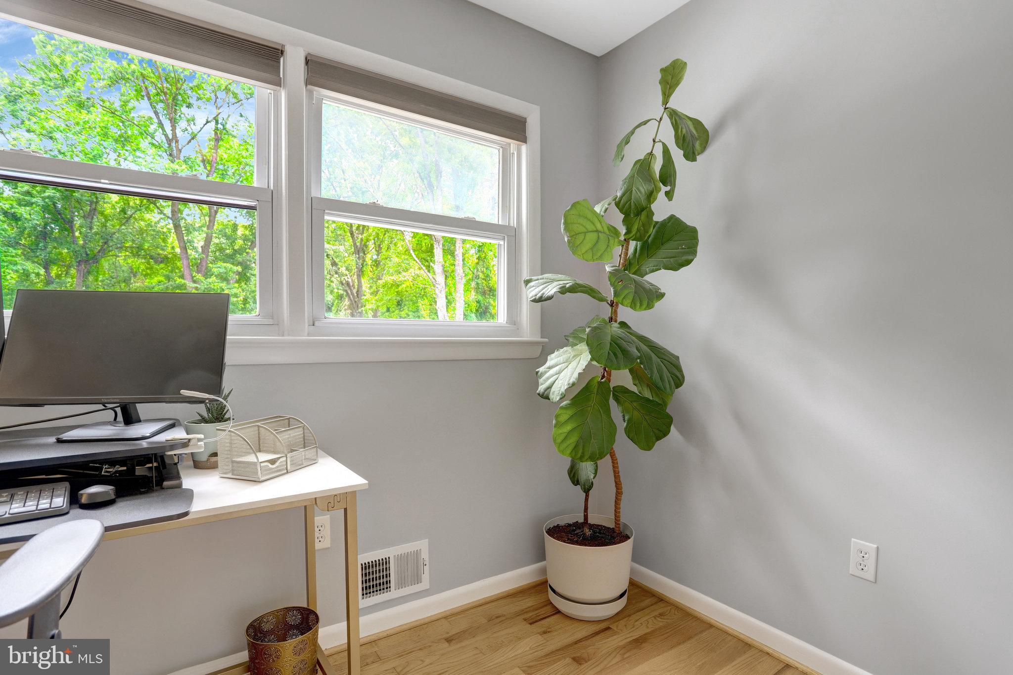 HAYFIELD FARM - Residential