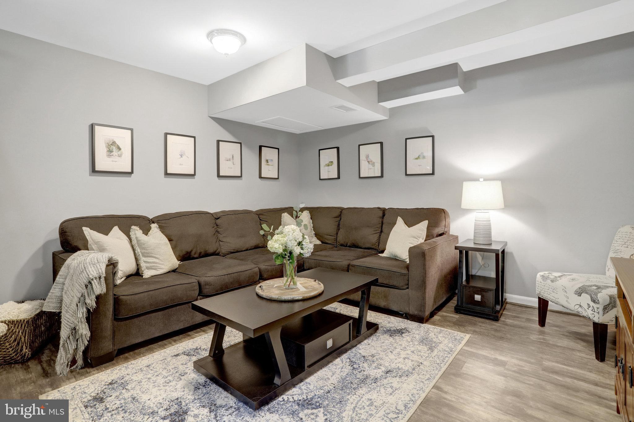 HAYFIELD FARM - Residential