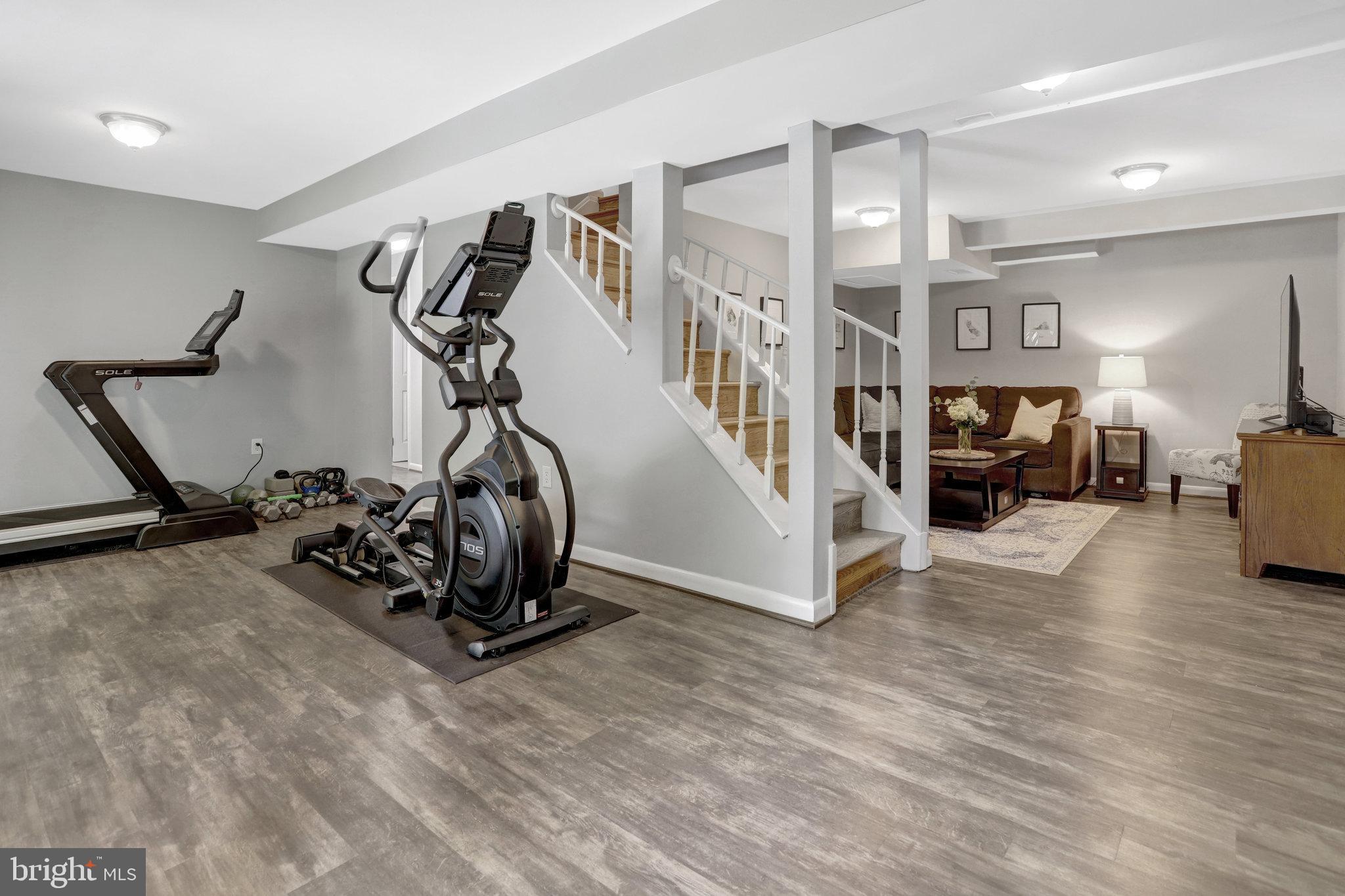 HAYFIELD FARM - Residential