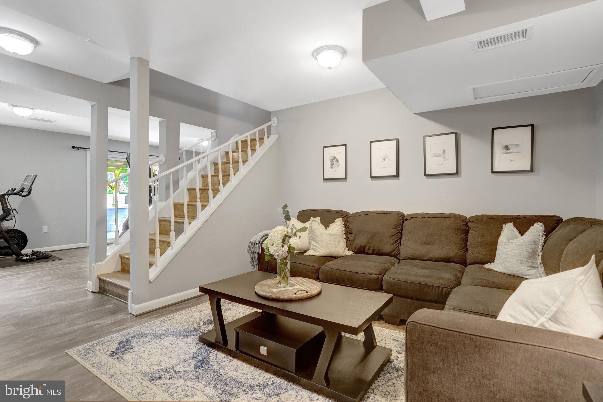 HAYFIELD FARM - Residential