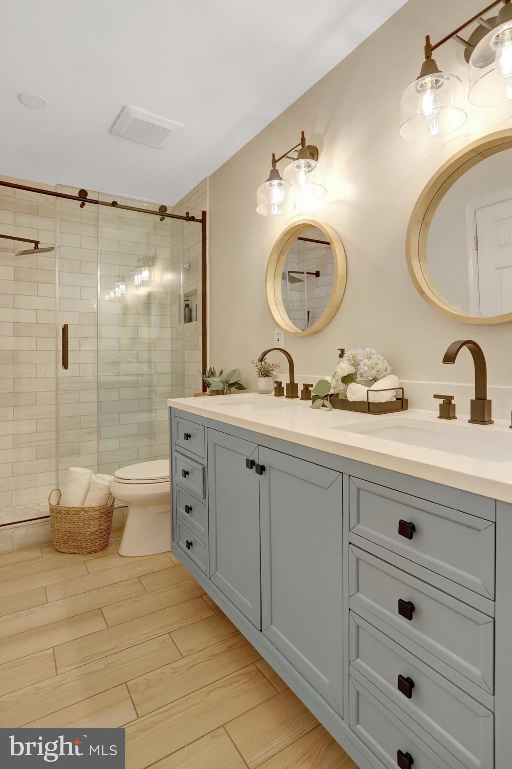 HAYFIELD FARM - Residential