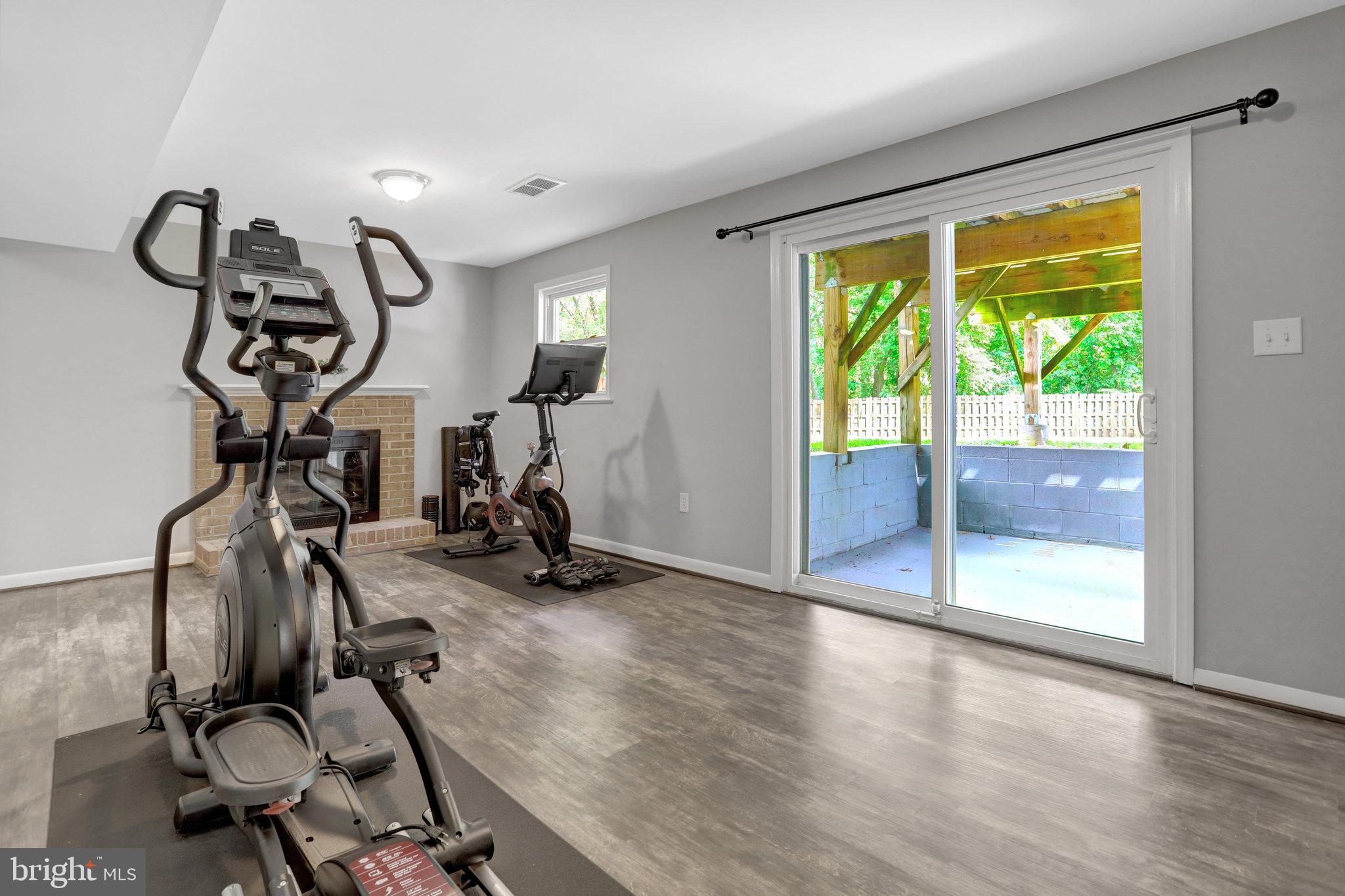 HAYFIELD FARM - Residential