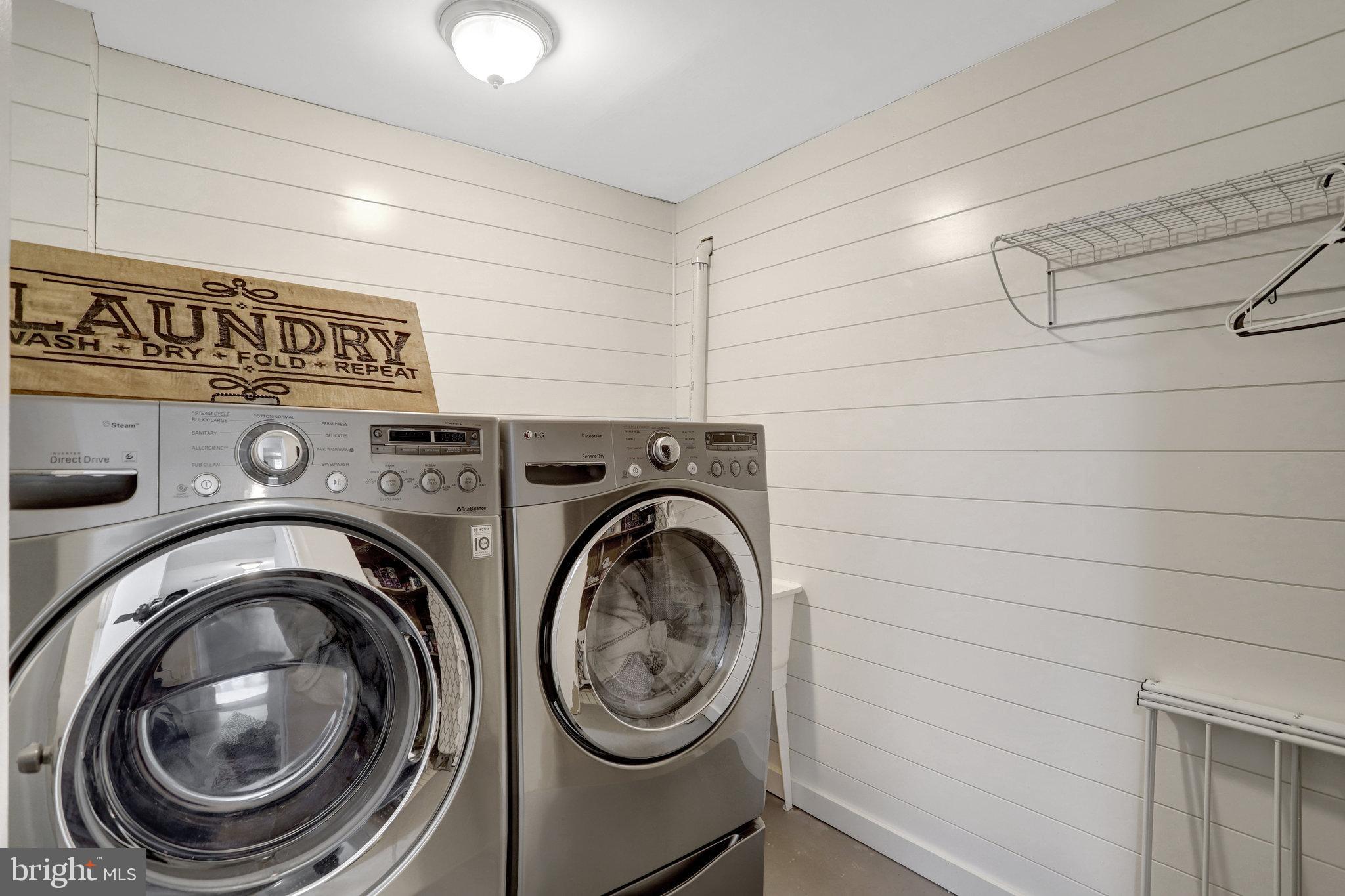 HAYFIELD FARM - Residential