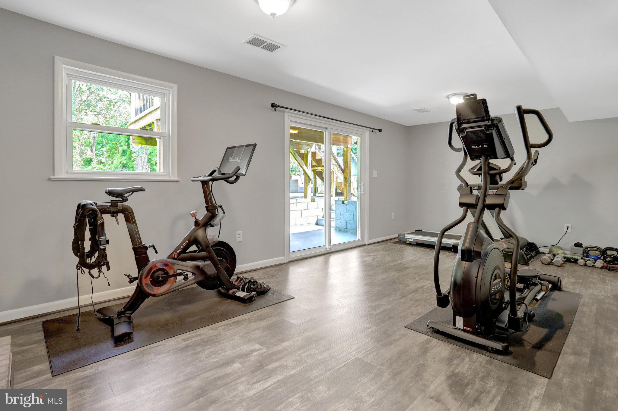 HAYFIELD FARM - Residential