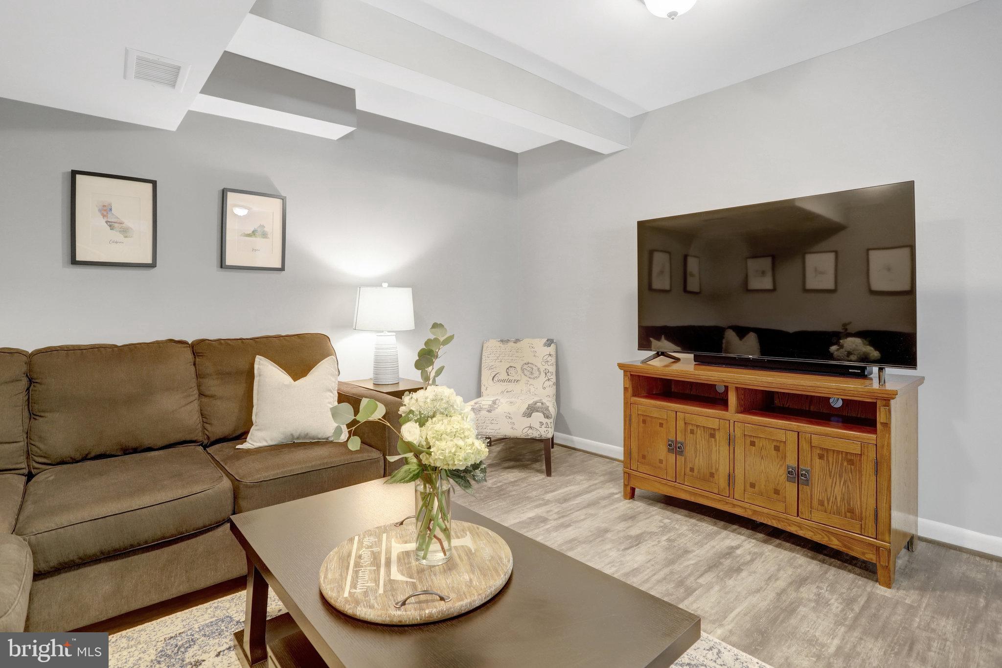 HAYFIELD FARM - Residential