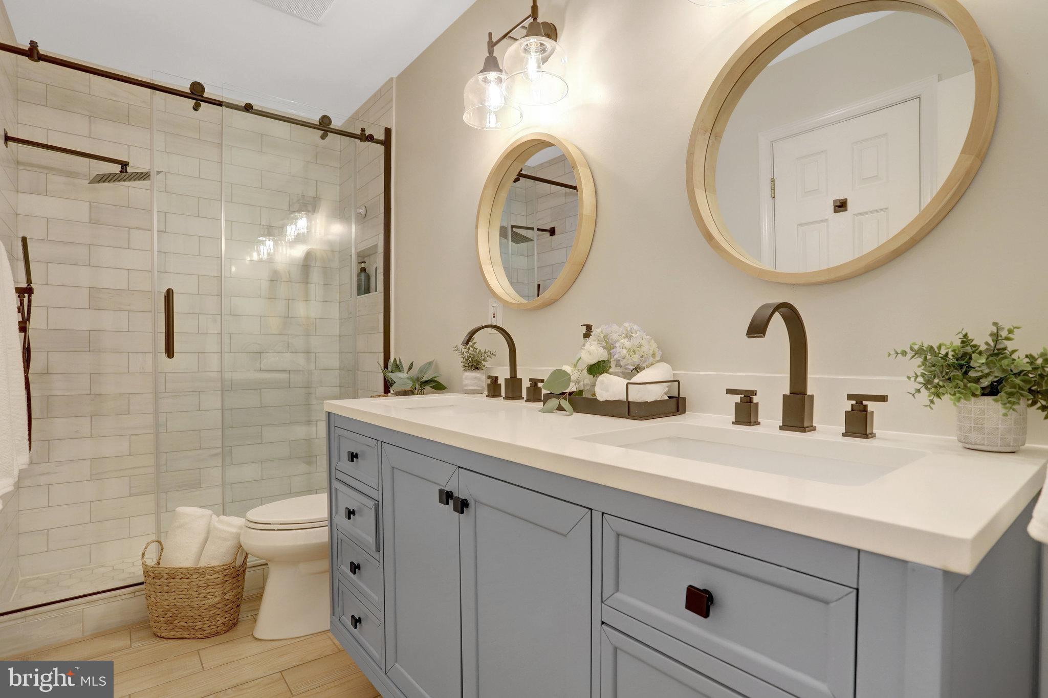 HAYFIELD FARM - Residential