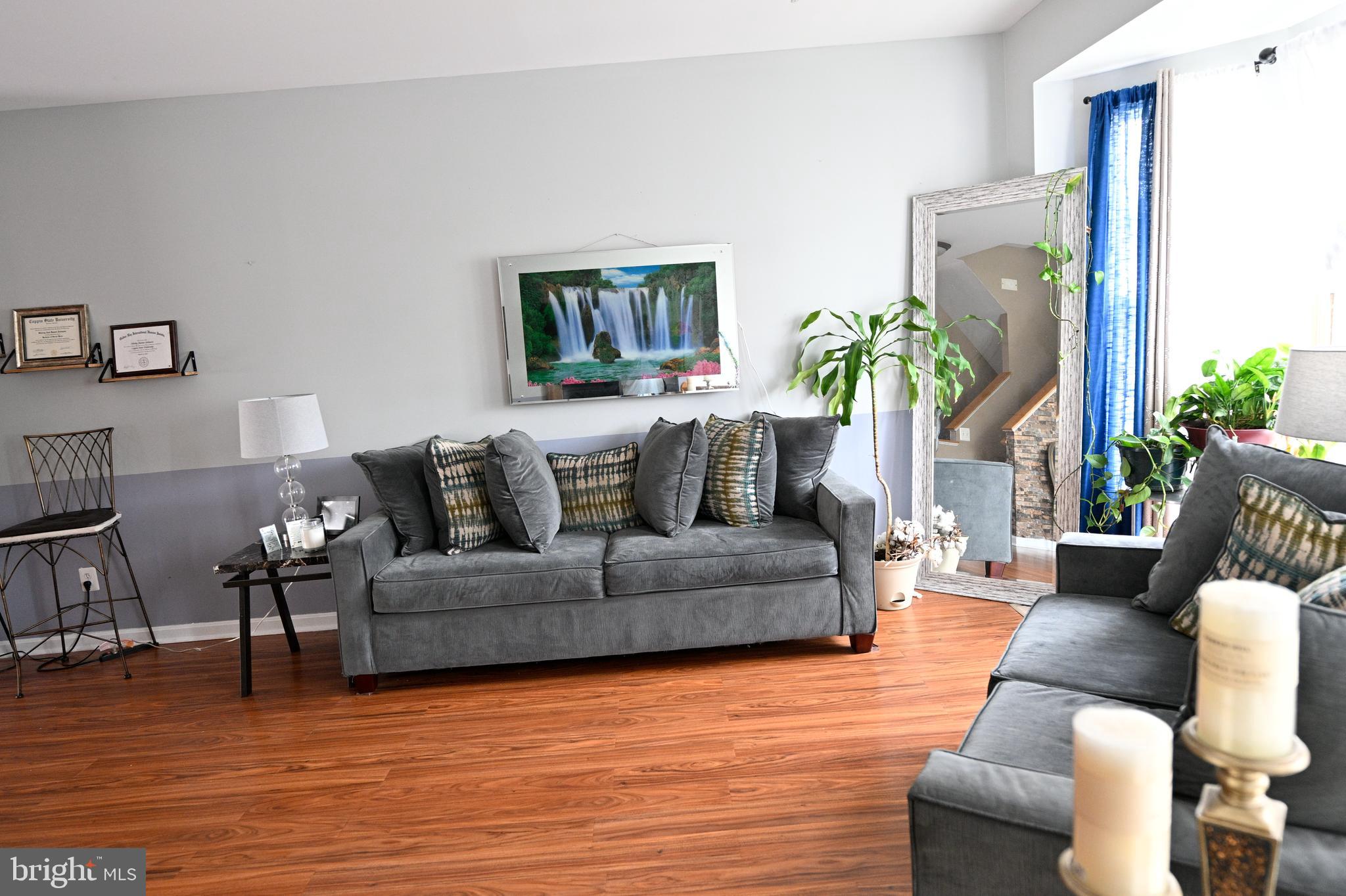 CARROLLWOOD MANOR - Residential