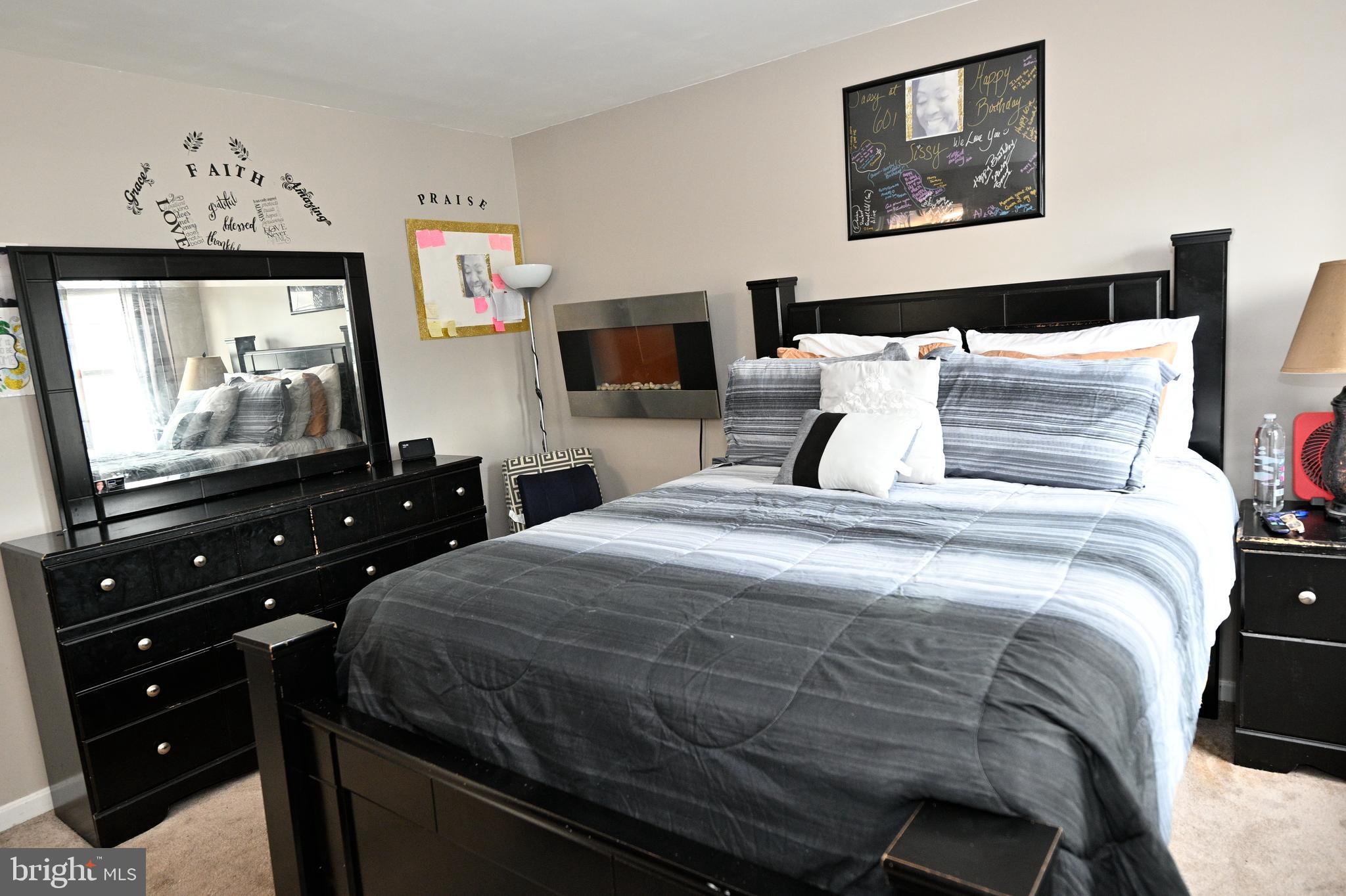 CARROLLWOOD MANOR - Residential