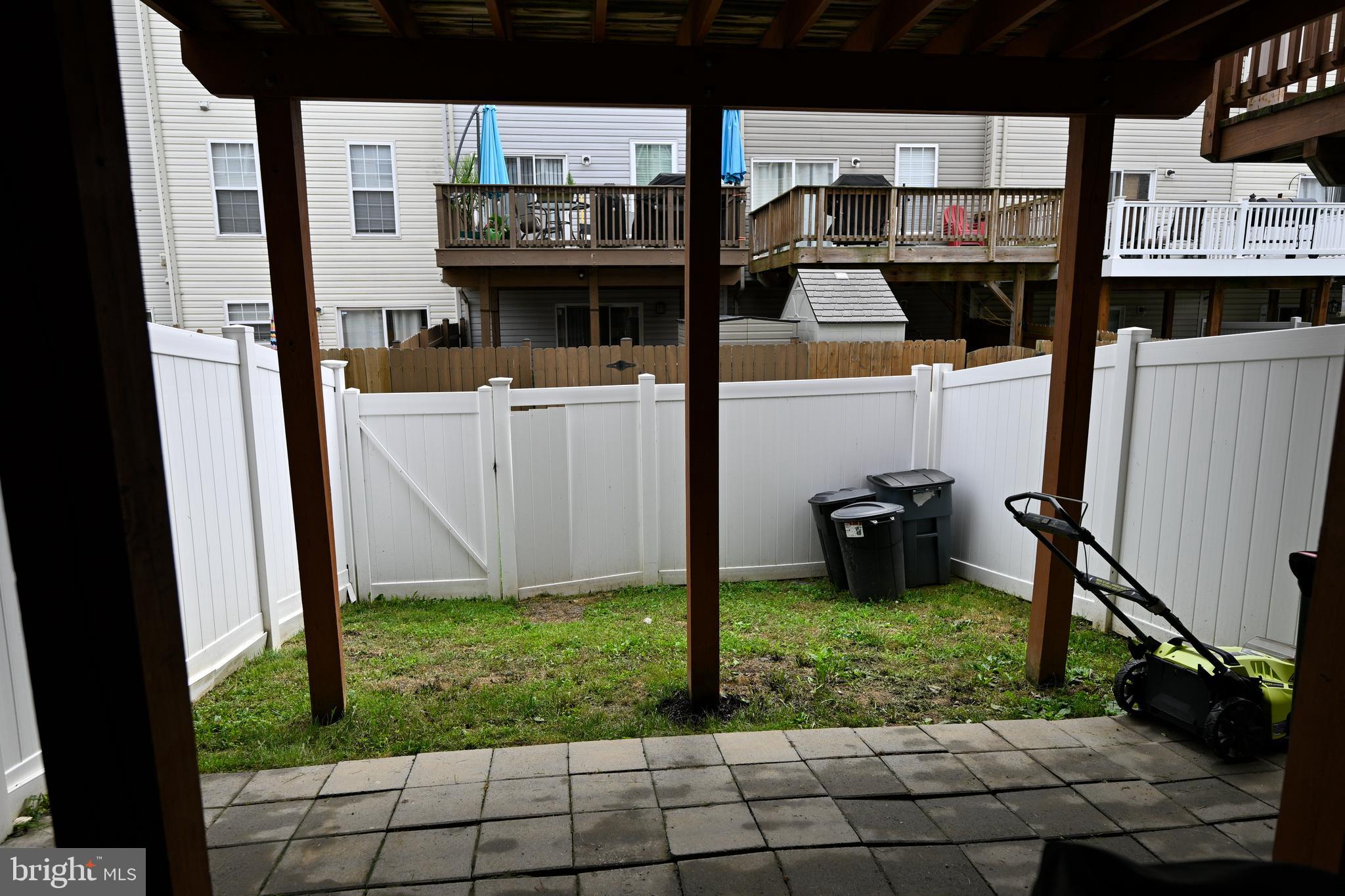 CARROLLWOOD MANOR - Residential