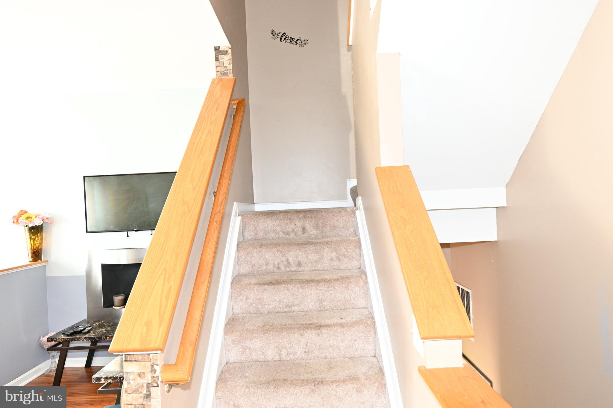 CARROLLWOOD MANOR - Residential