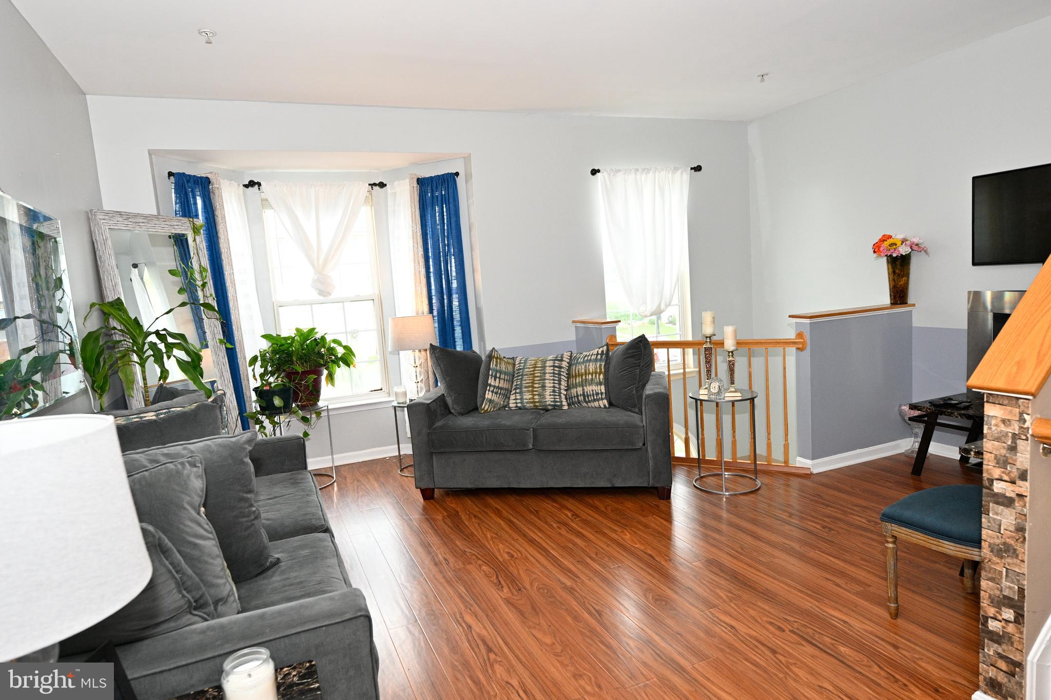 CARROLLWOOD MANOR - Residential