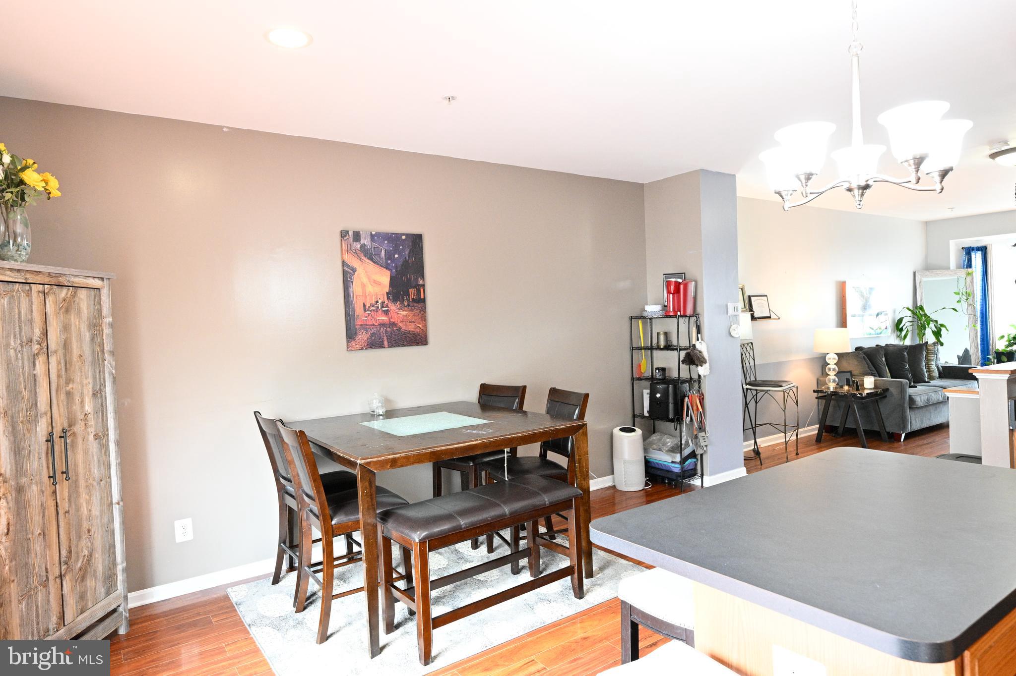 CARROLLWOOD MANOR - Residential