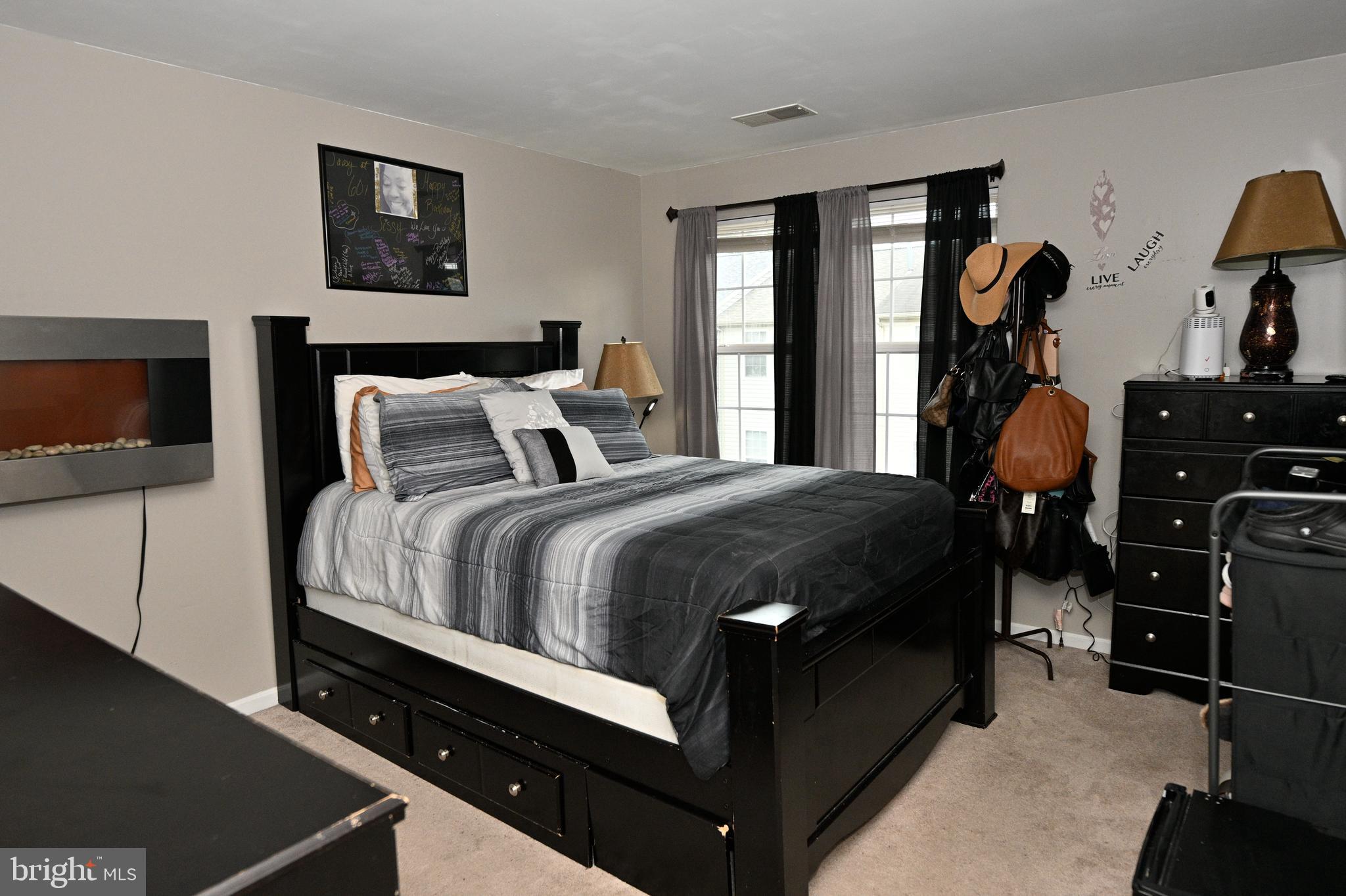 CARROLLWOOD MANOR - Residential