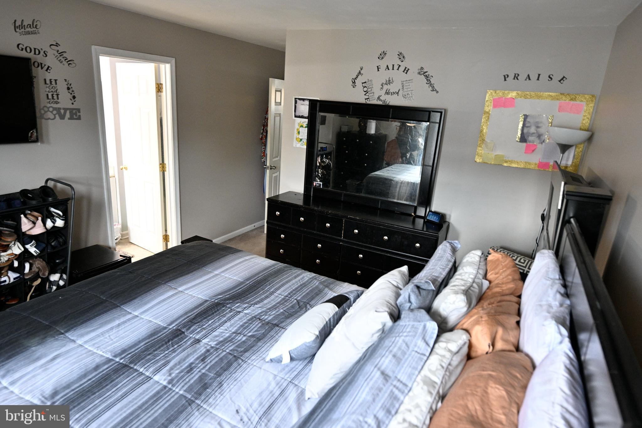 CARROLLWOOD MANOR - Residential