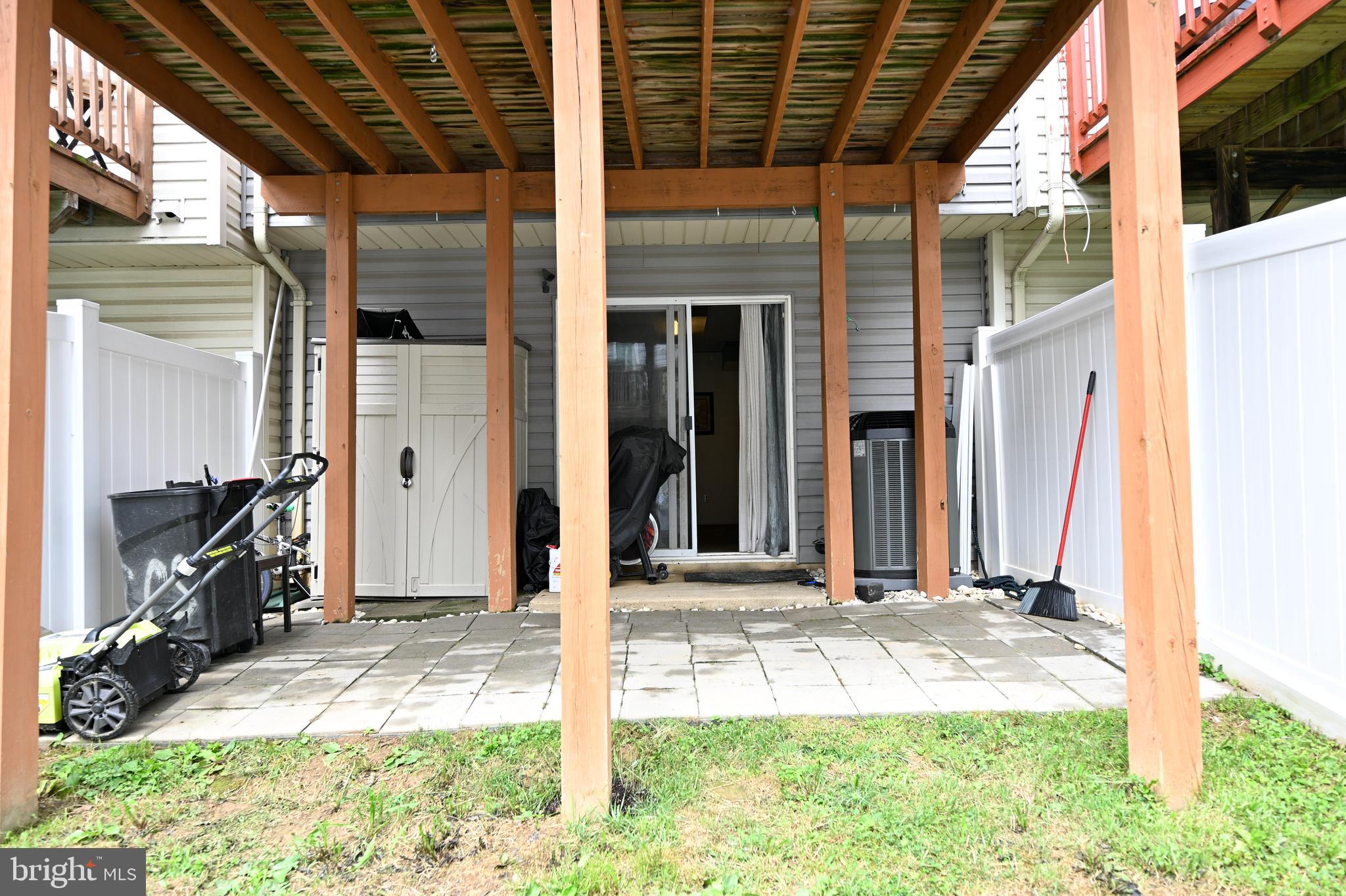 CARROLLWOOD MANOR - Residential