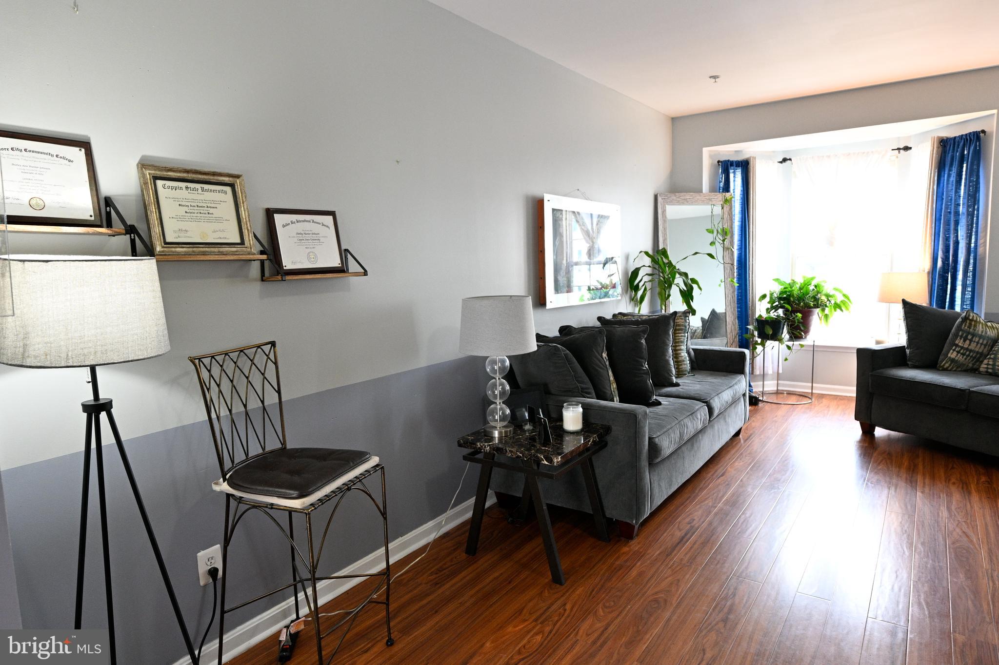 CARROLLWOOD MANOR - Residential