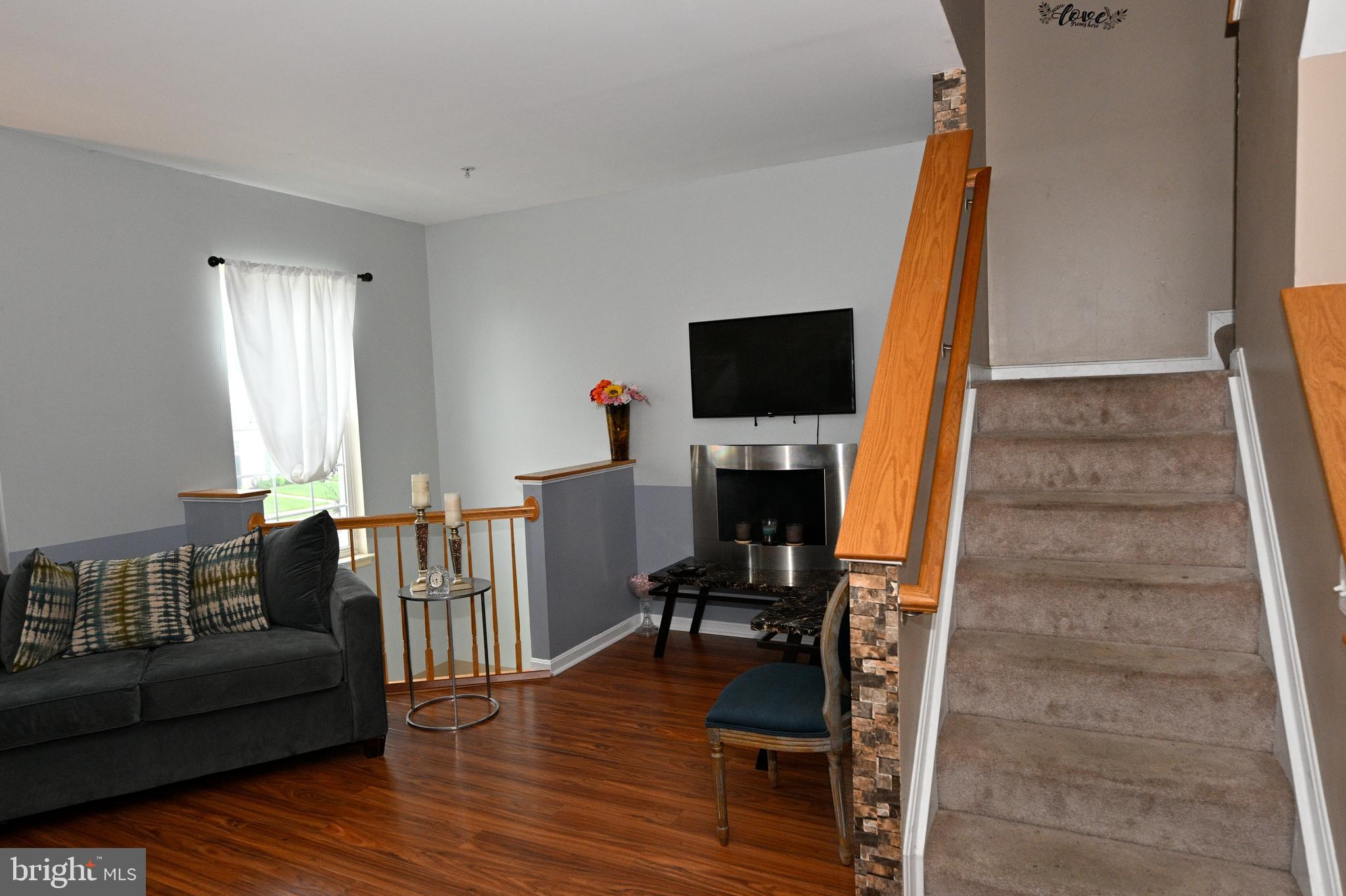 CARROLLWOOD MANOR - Residential