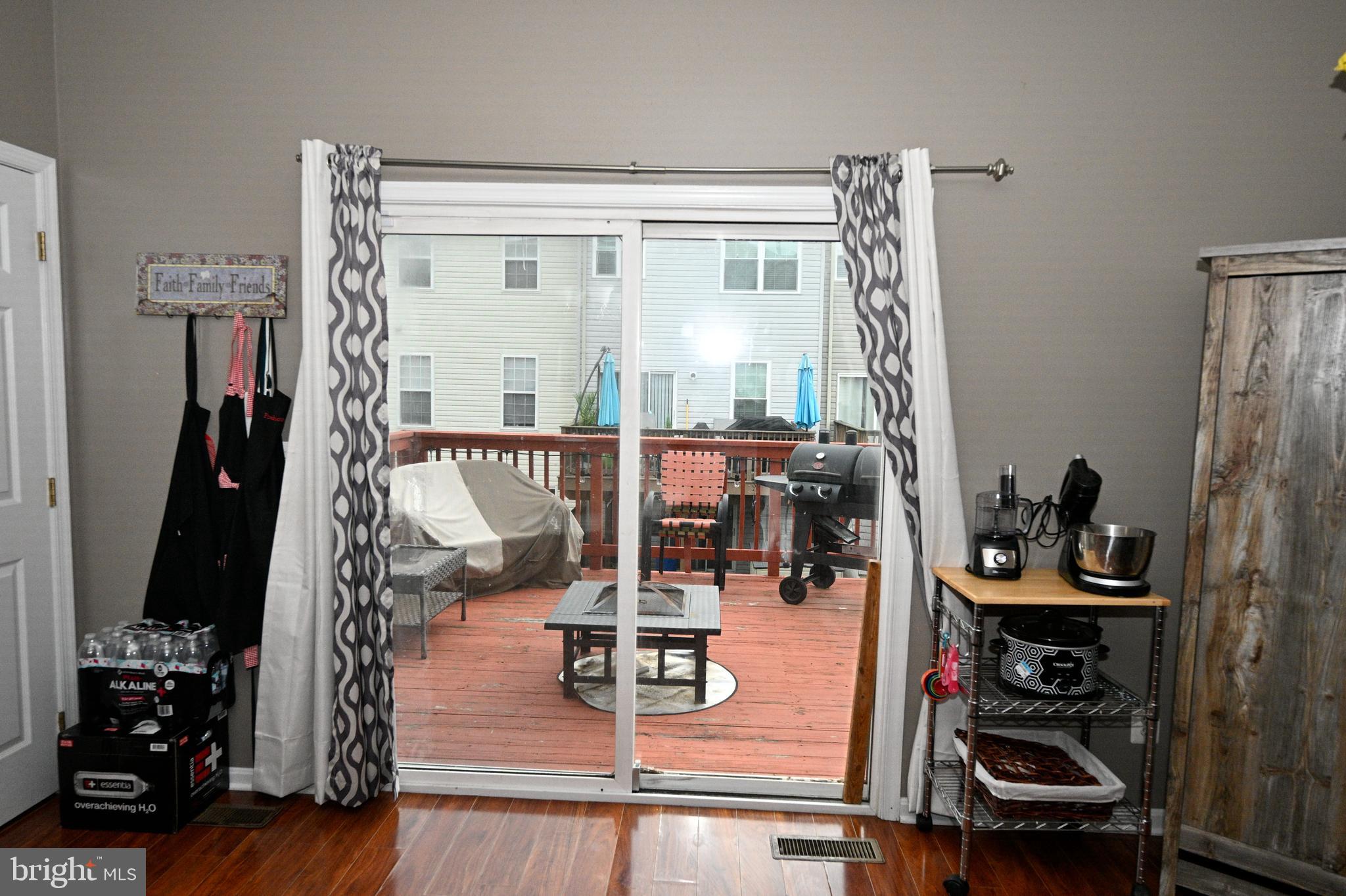 CARROLLWOOD MANOR - Residential