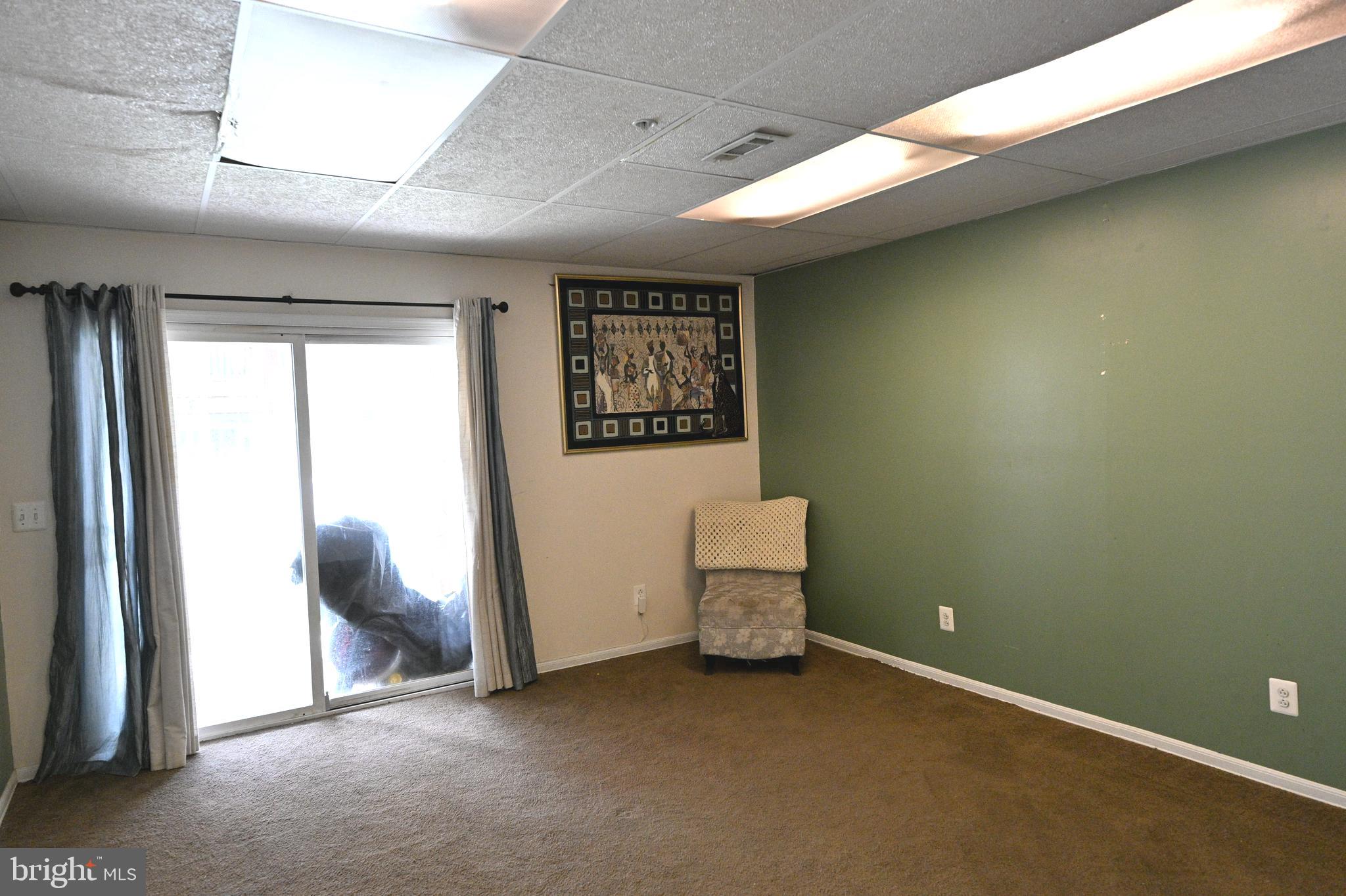 CARROLLWOOD MANOR - Residential