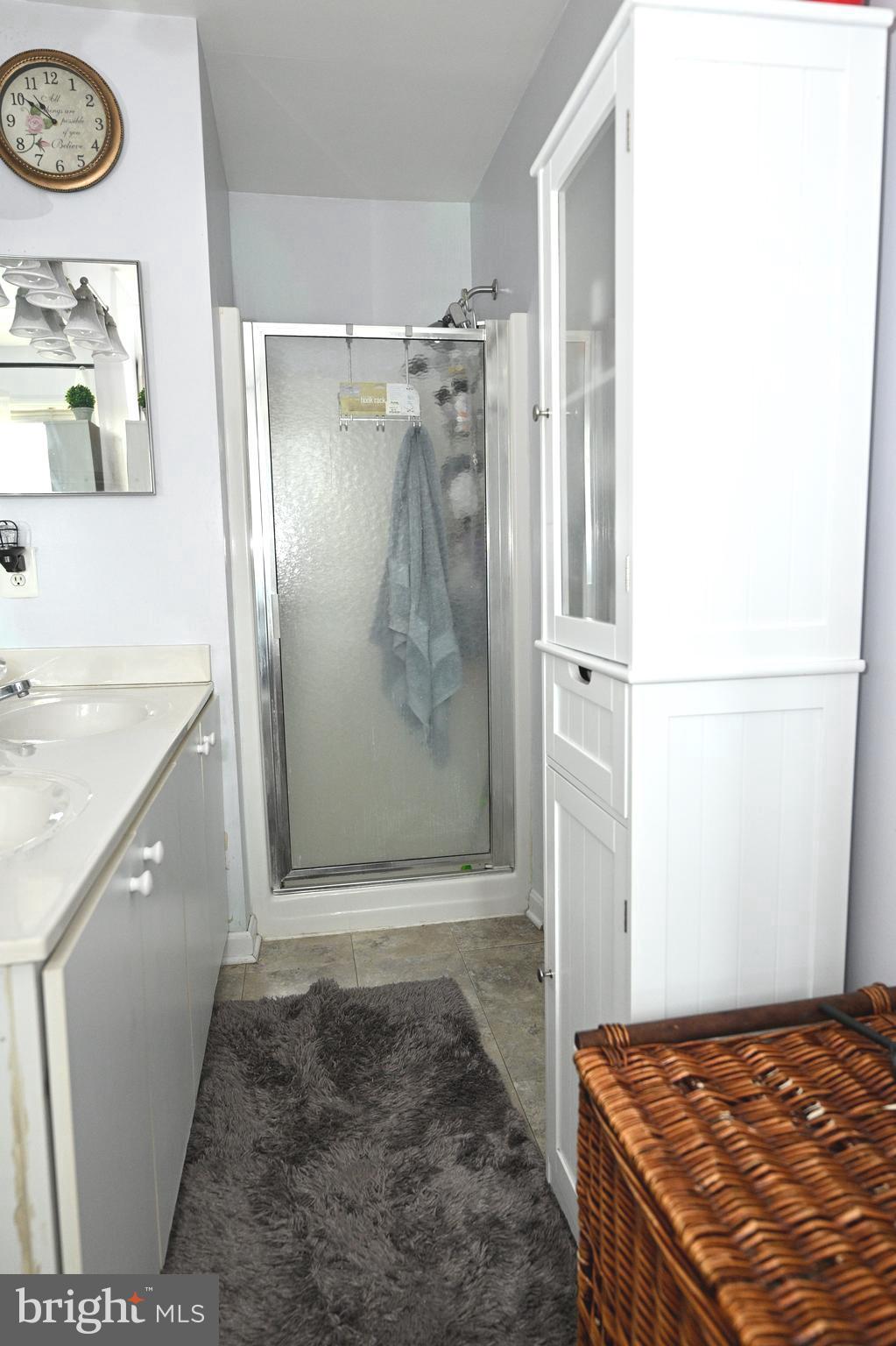 CARROLLWOOD MANOR - Residential