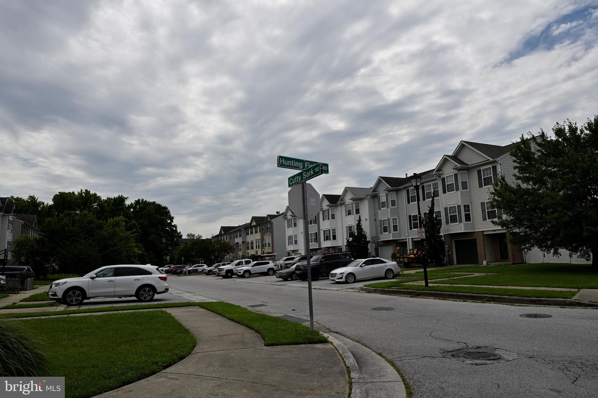 CARROLLWOOD MANOR - Residential