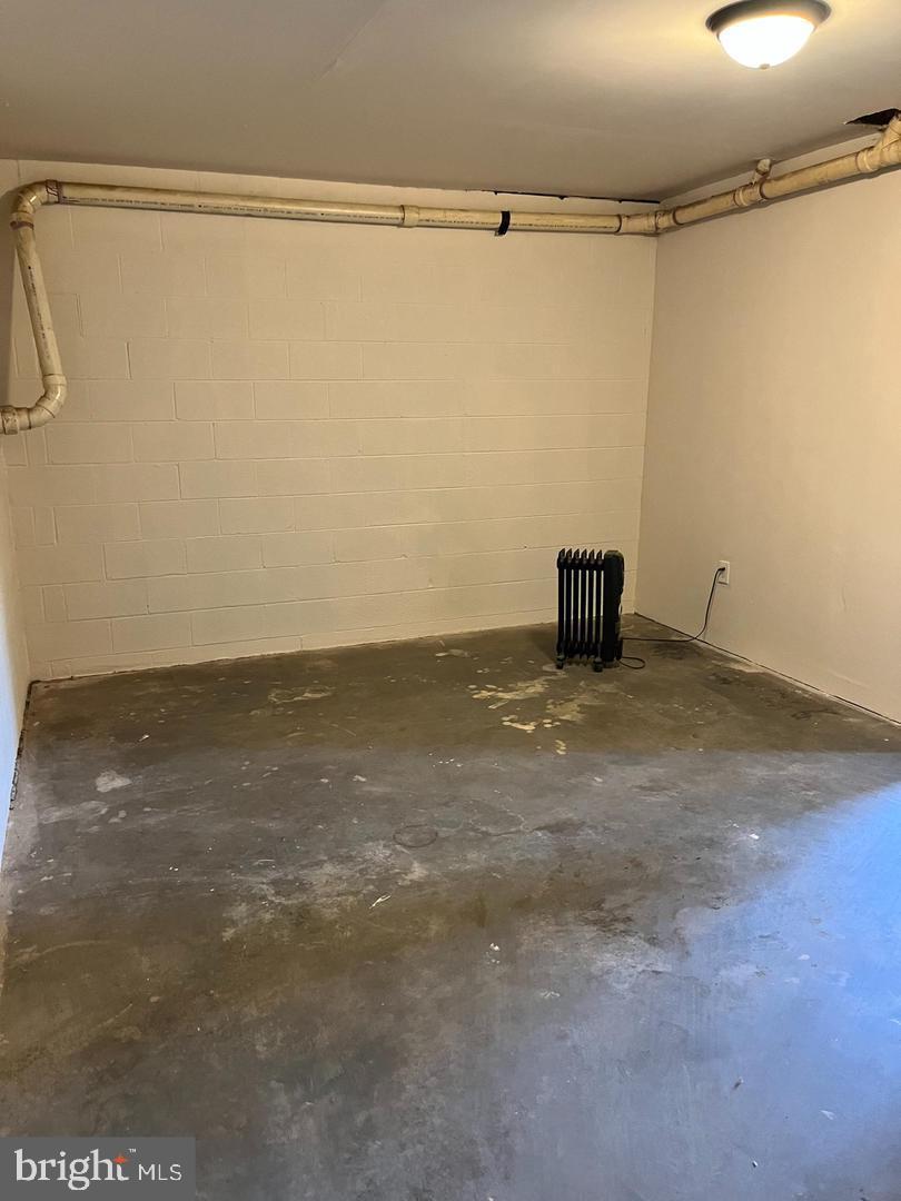 LAKERIDGE - Residential Lease