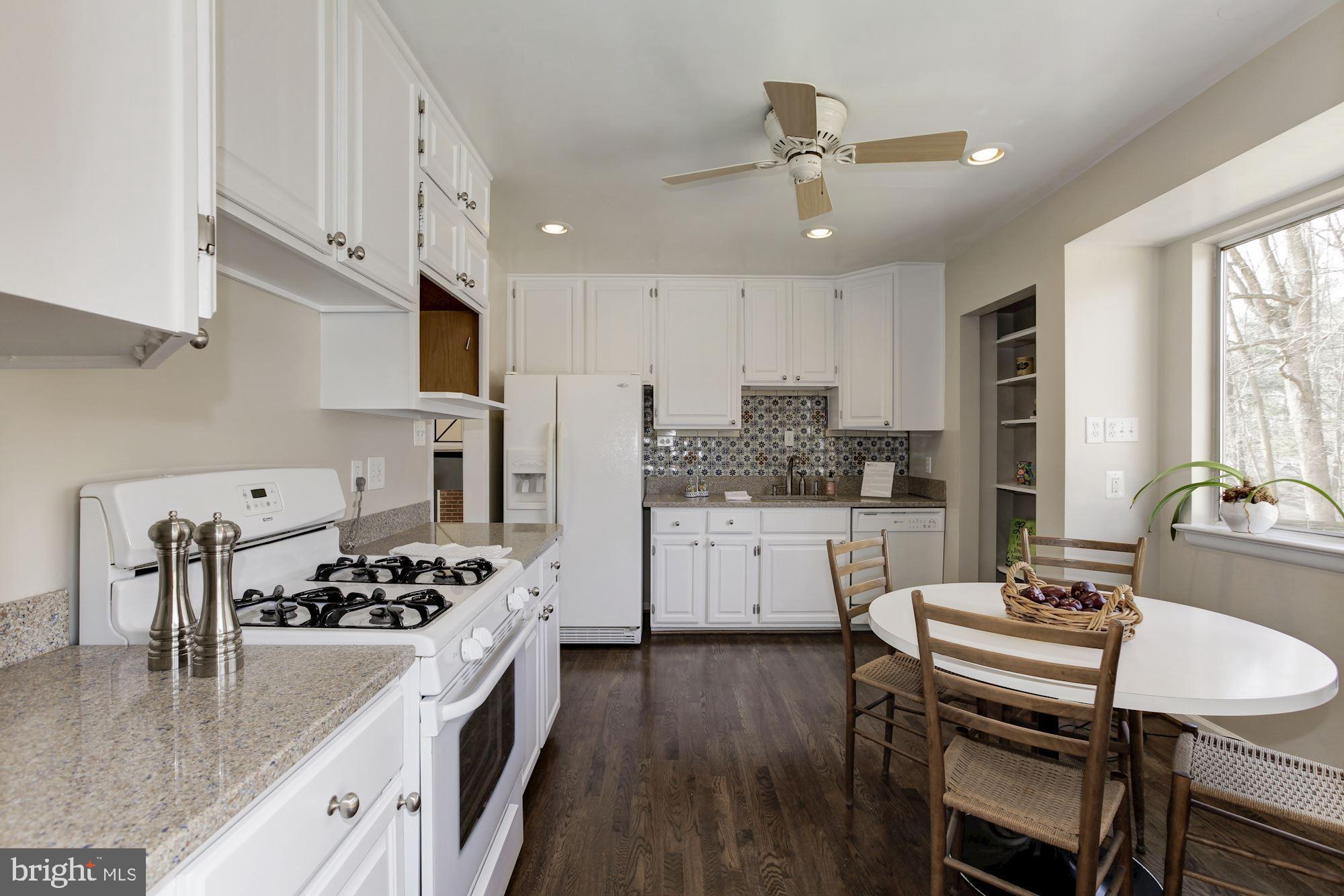 COUNTRY CLUB FOREST - Residential