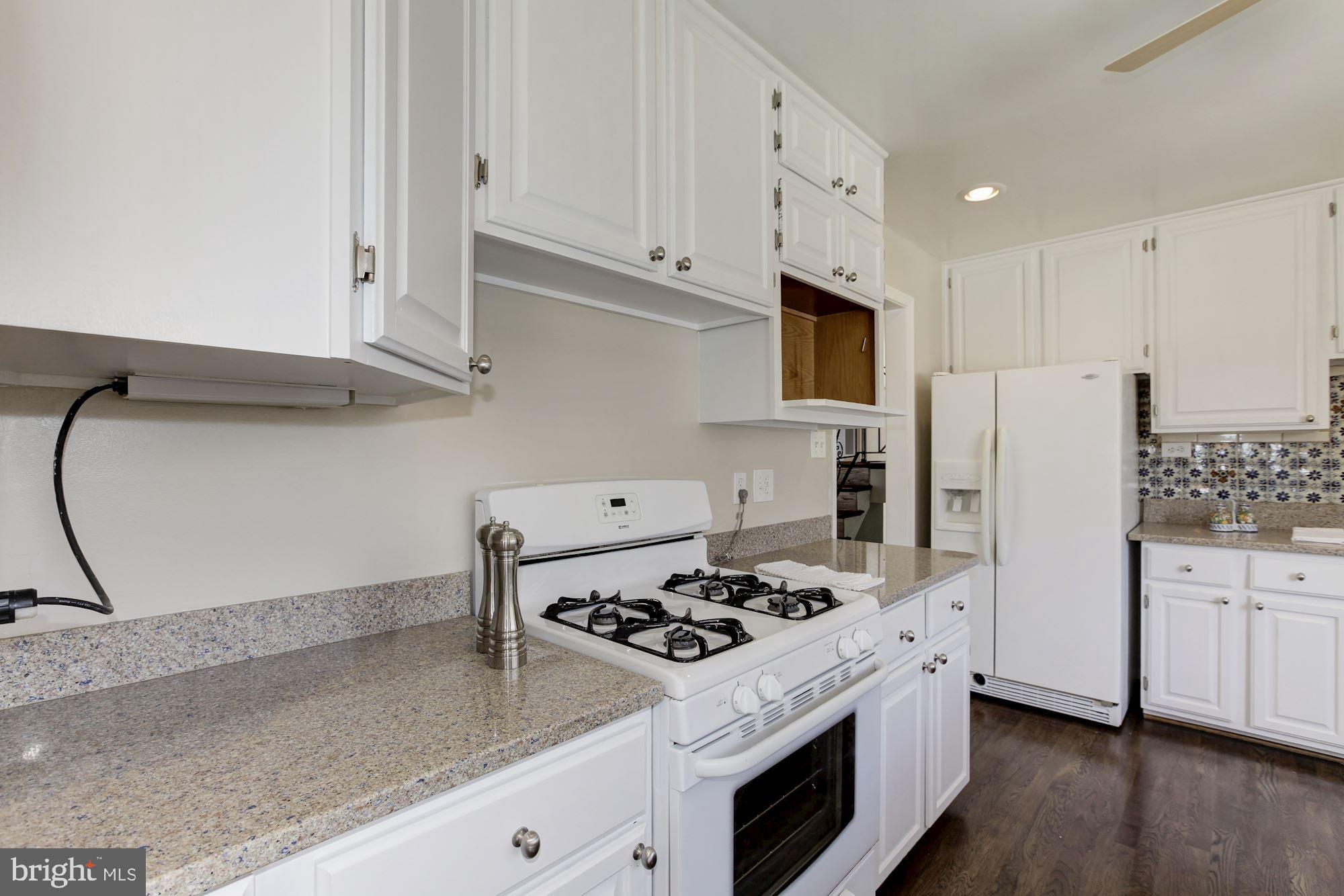 COUNTRY CLUB FOREST - Residential