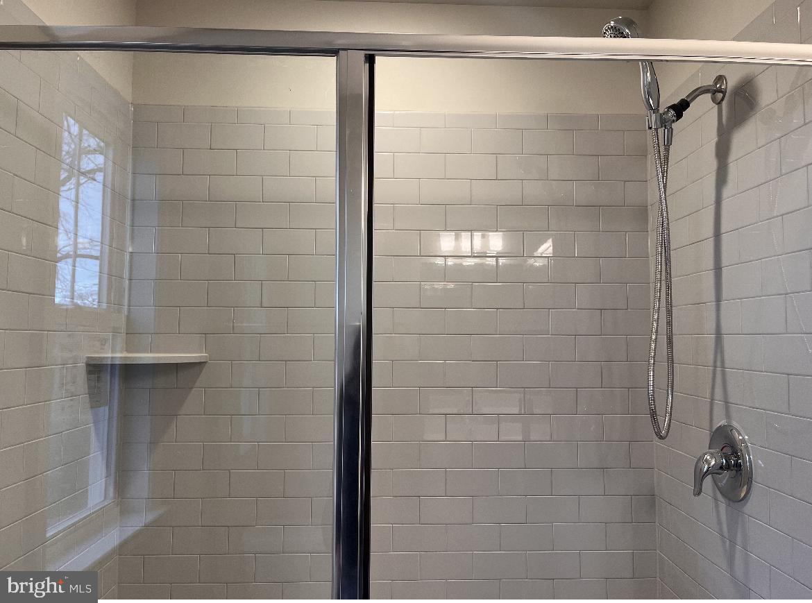 GLEBE HARBOR - Residential