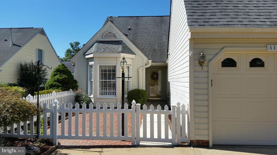 PRICE REDUCTION! SELLER MOTIVATED.  End Unit Home w/ Garage in sought after SUMMERLAKE, 55+ Active Adult Community! This home has potential - 3 Bedrooms, 3 Full Bathrooms, Formal Rooms, Large Eat In Kitchen, Laundry Rm, Sunroom, Fenced Front & Rear yard. Community amenities 24 hr security, Gated Entrance, Club House featuring an Outdoor Pool, Lawn Maintenance & Snow/Trash Removal. Very Private,