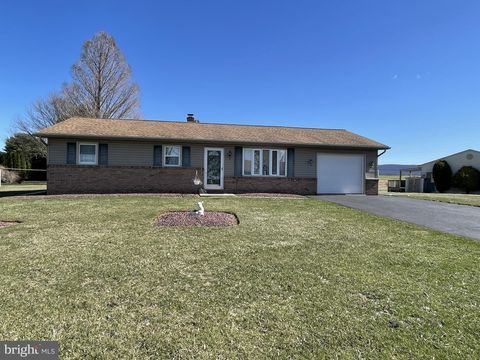 Homes For Sale - 410 Oak Street<br/> RICHLAND, PA 17087