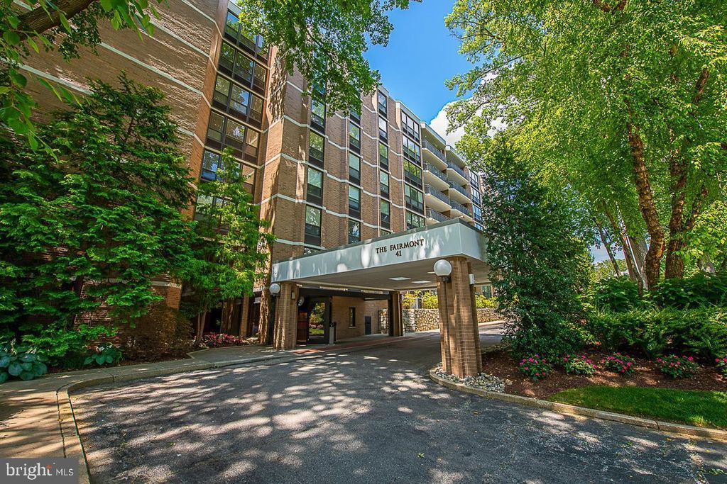 Photo of 41 Conshohocken State Road #109, BALA CYNWYD, PA 19004 (MLS # PAMC2158700)