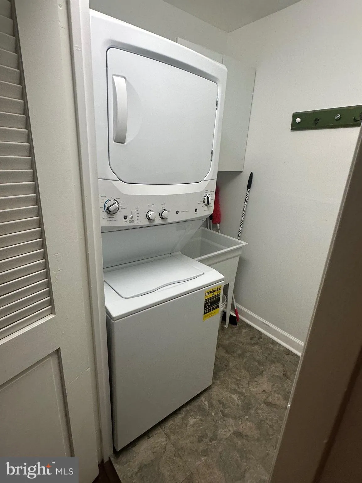 Bala Cynwyd, Pennsylvania 19004, United States, 2 Bedrooms Bedrooms, ,2 BathroomsBathrooms,Residential,Active,229552